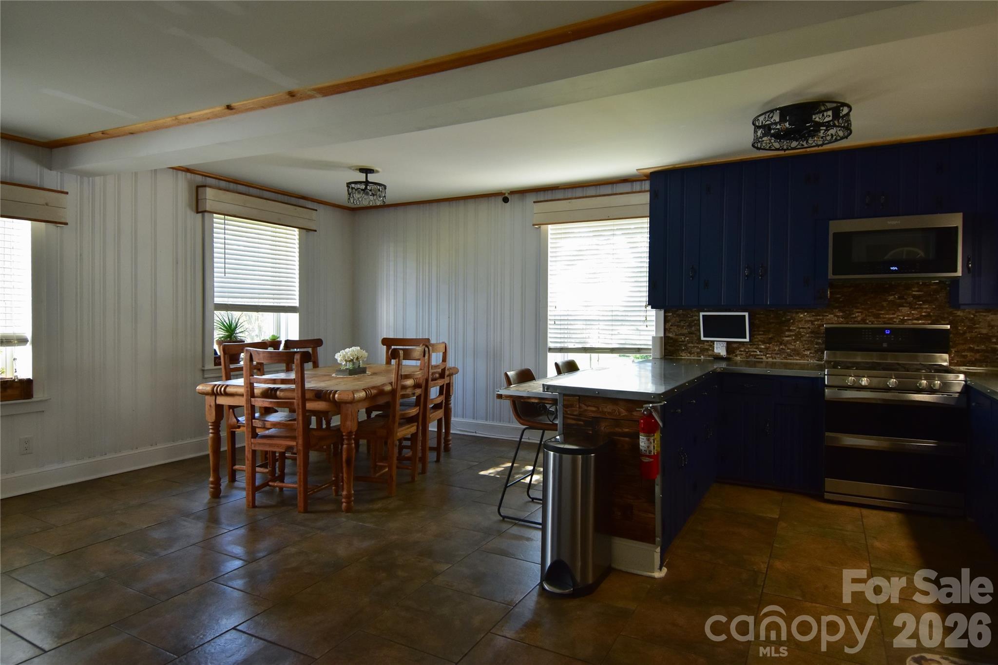 202 Mount Holly Huntersville Road — Huntersville