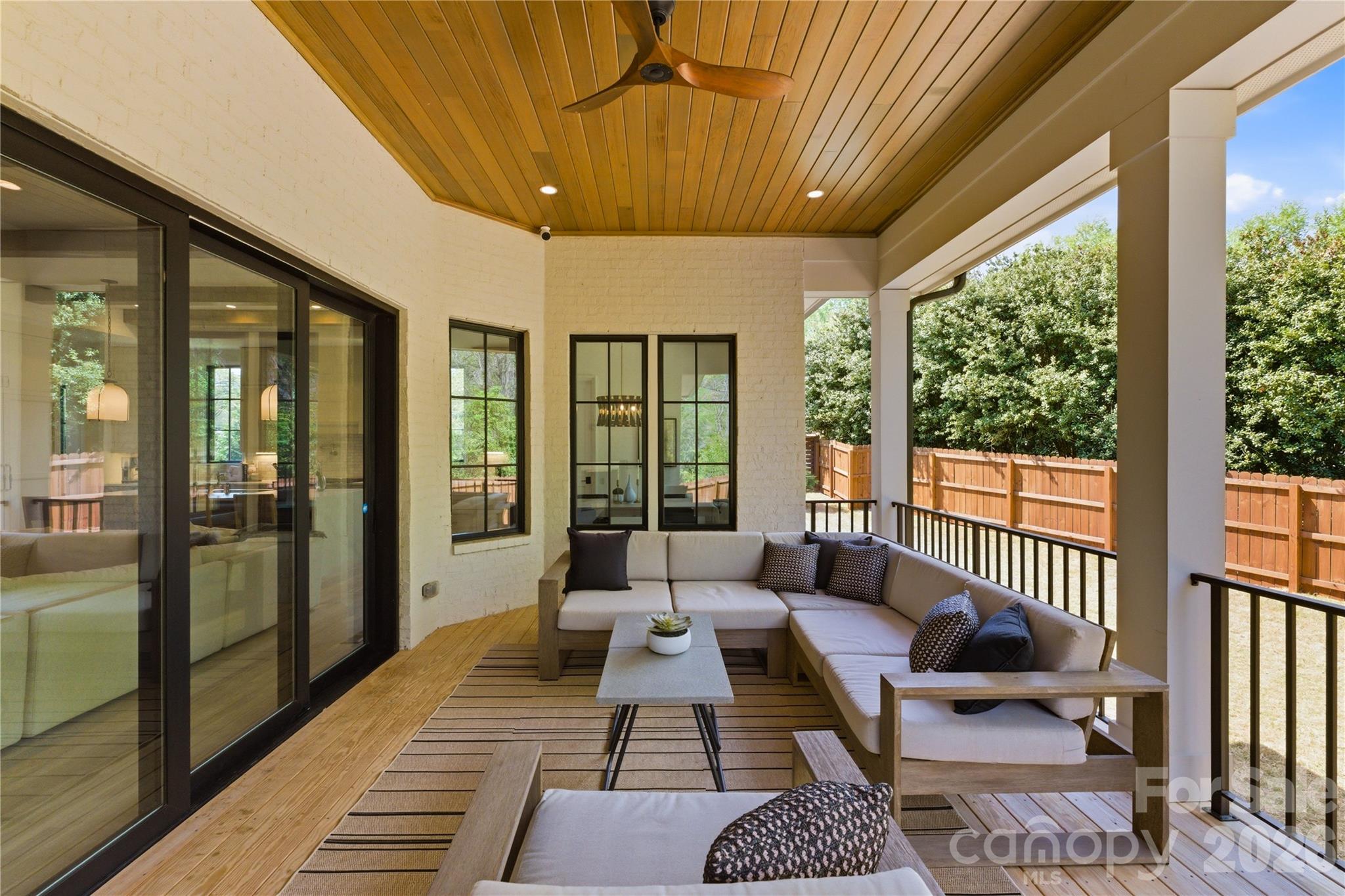 7005 Chateau Bordeaux Lane — Charlotte