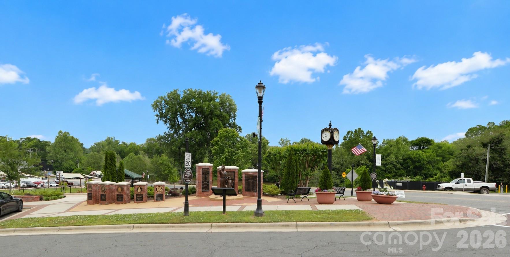 104 Meyers Ridge Road — Cramerton