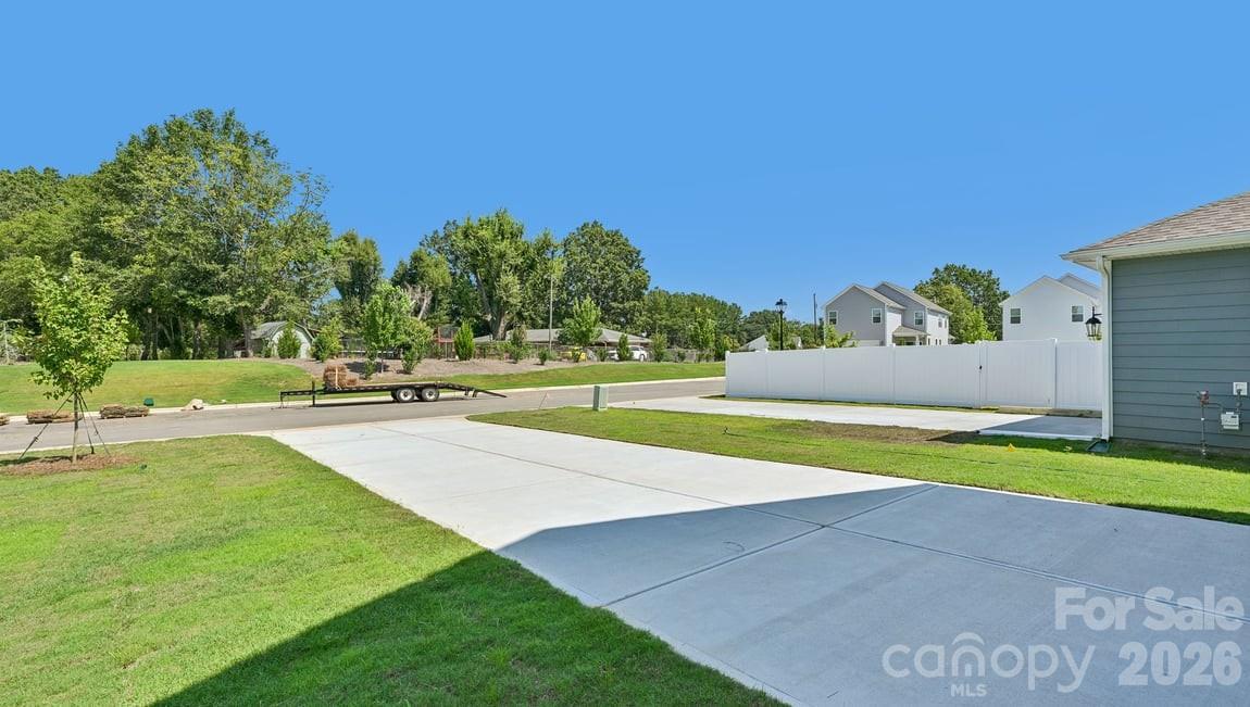 9332 Carver Avenue — Huntersville