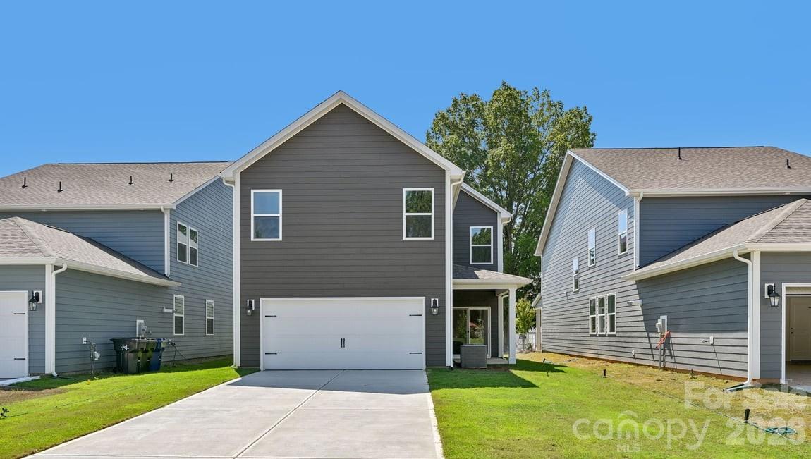 9332 Carver Avenue — Huntersville