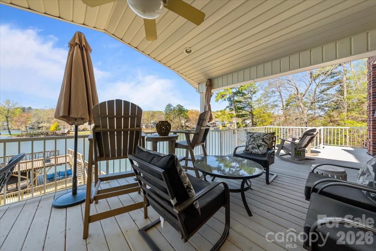 704 Shoreline Drive — New London