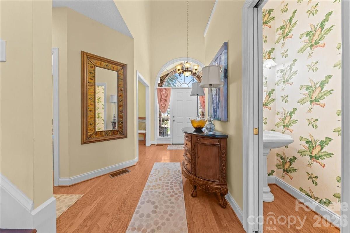 704 Shoreline Drive — New London
