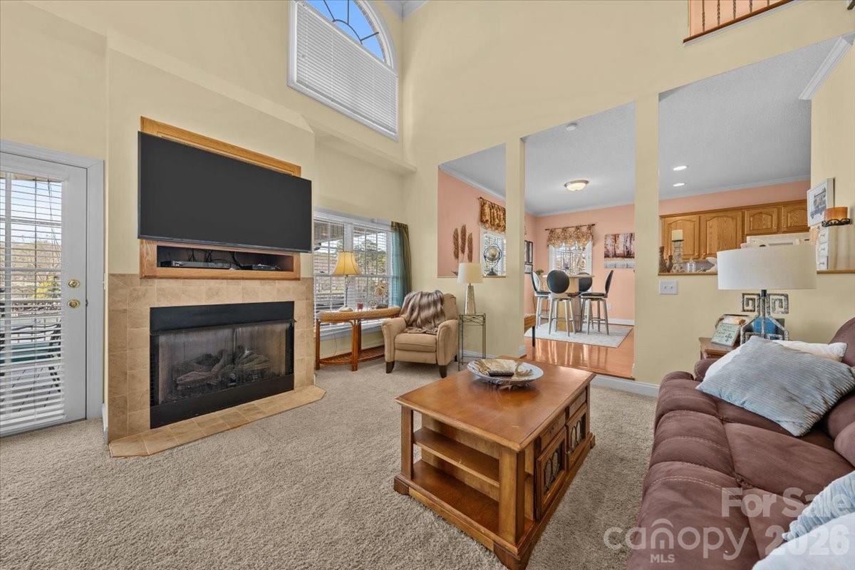 704 Shoreline Drive — New London