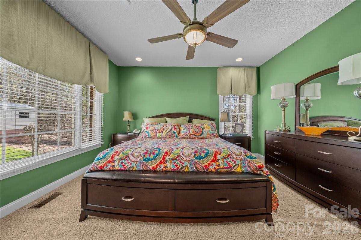 704 Shoreline Drive — New London