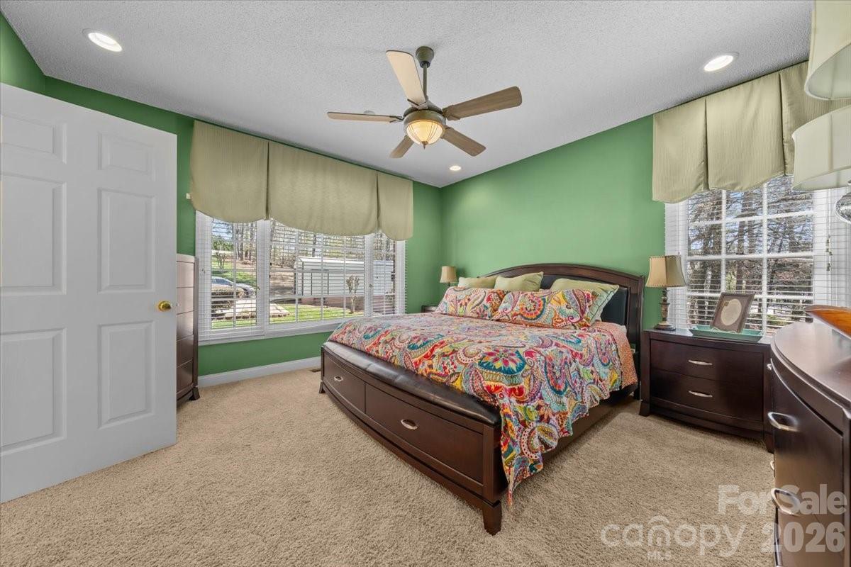 704 Shoreline Drive — New London