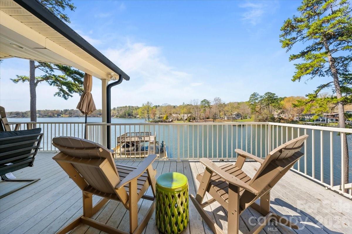 704 Shoreline Drive — New London
