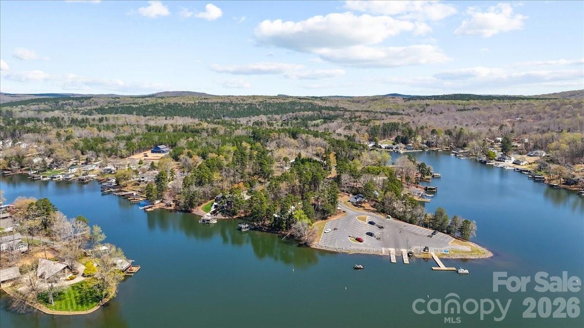 704 Shoreline Drive — New London