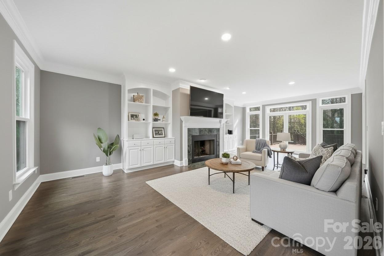 3916 2nd Street Drive NW — Hickory