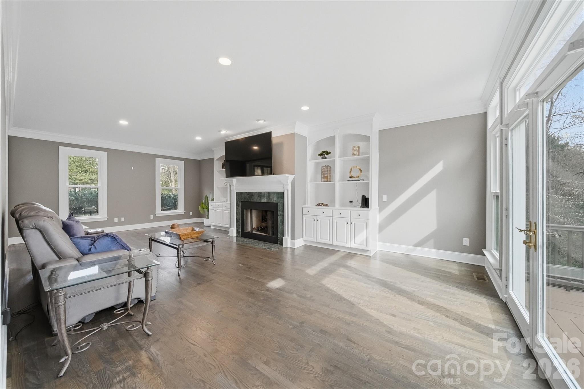 3916 2nd Street Drive NW — Hickory