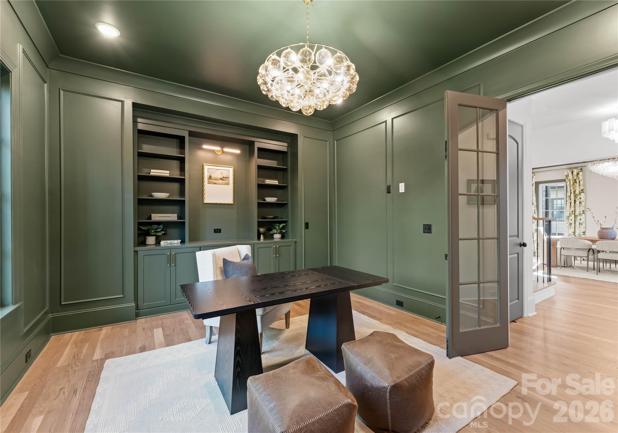 154 N Canterbury Road — Charlotte