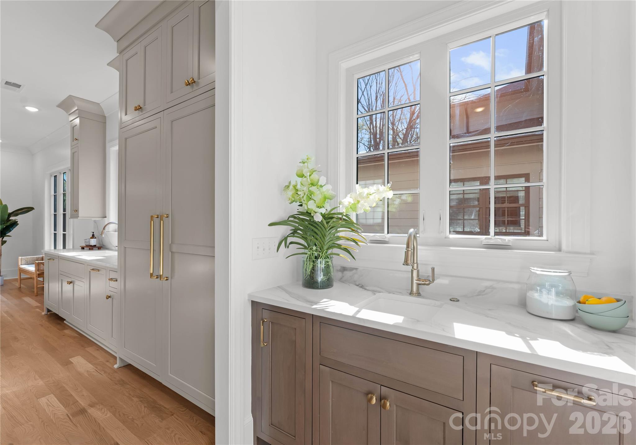 154 N Canterbury Road — Charlotte