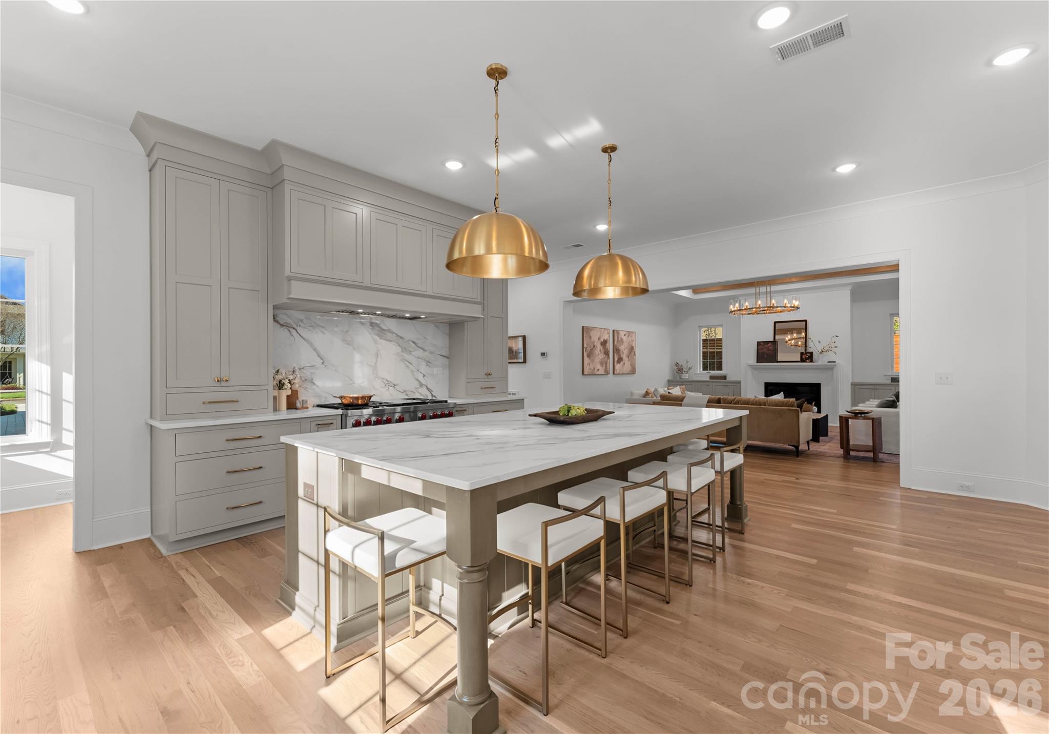 154 N Canterbury Road — Charlotte