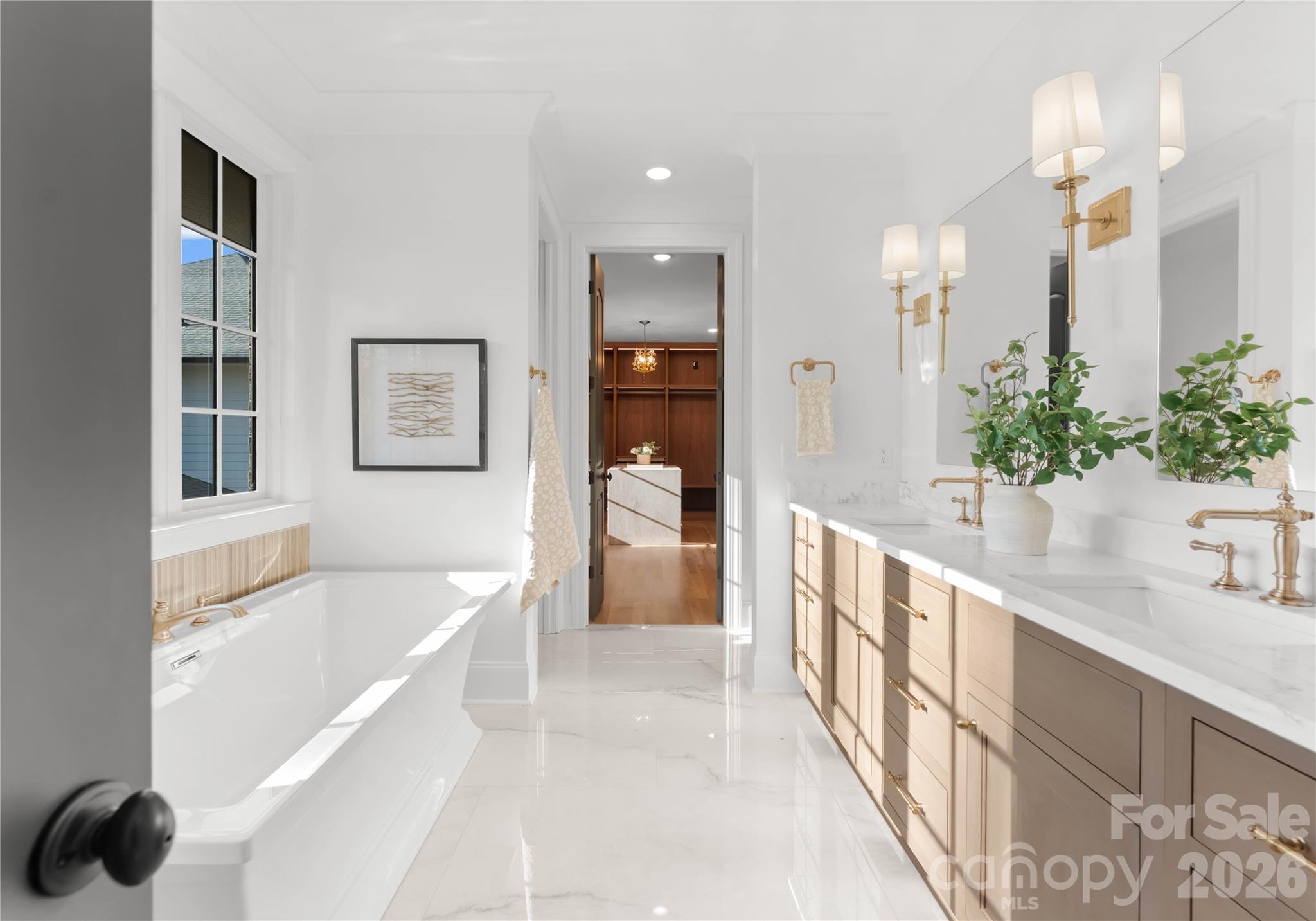 154 N Canterbury Road — Charlotte