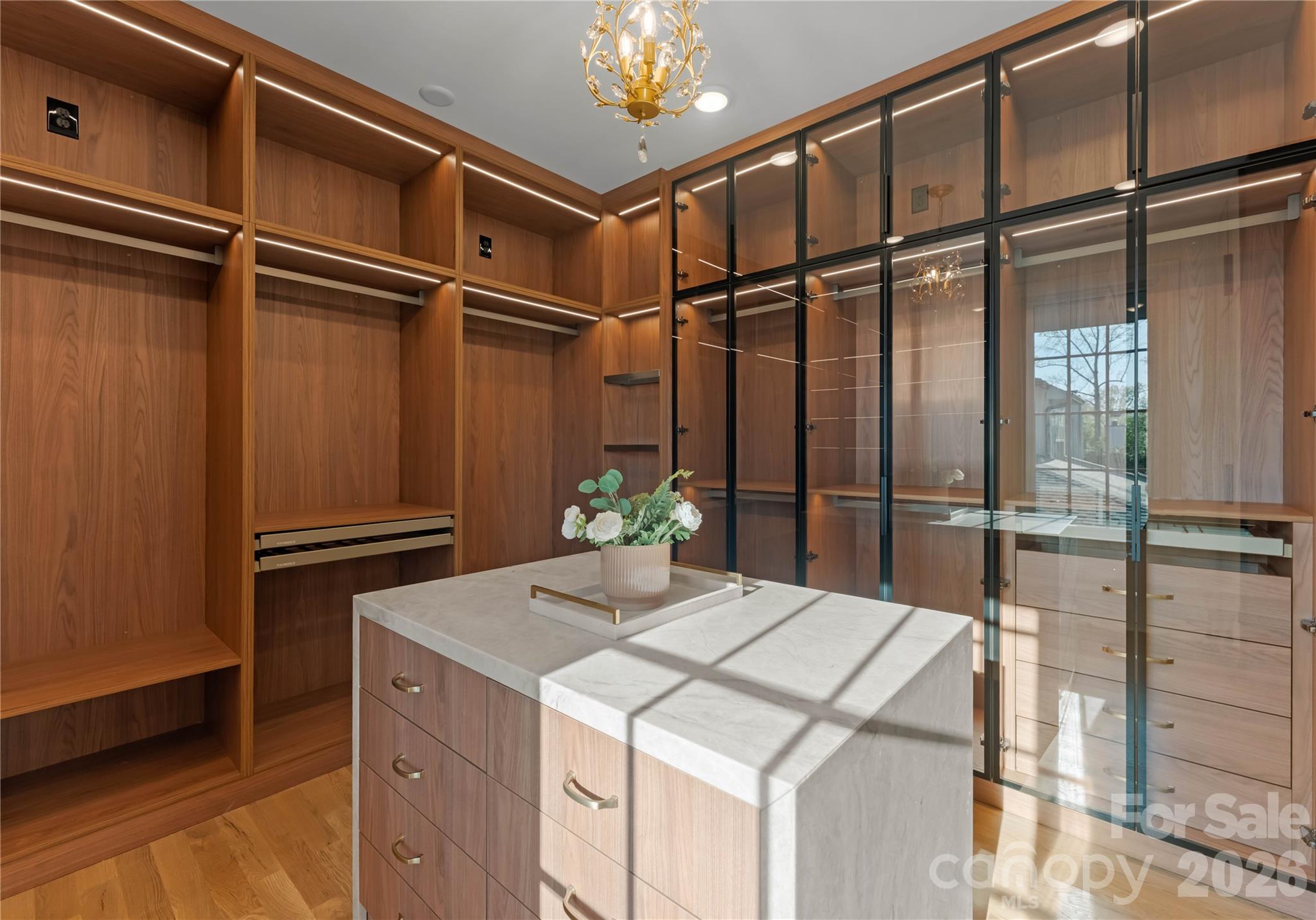 154 N Canterbury Road — Charlotte