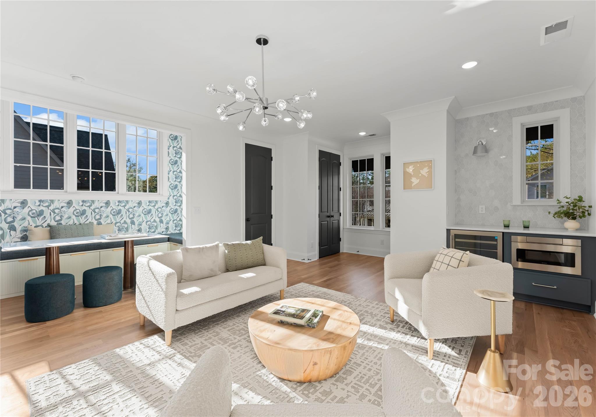154 N Canterbury Road — Charlotte