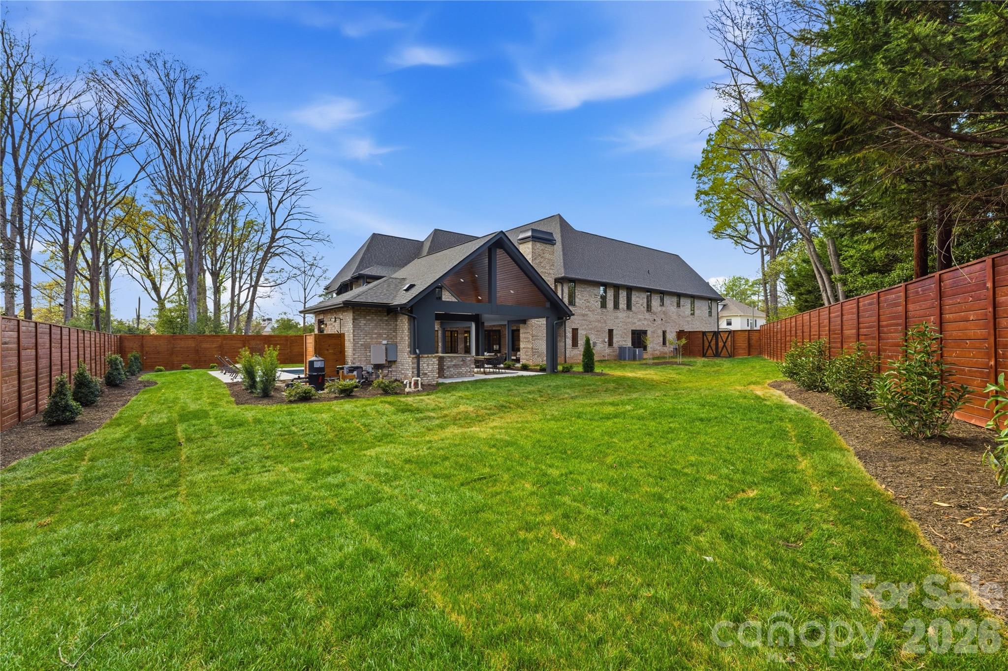 154 N Canterbury Road — Charlotte
