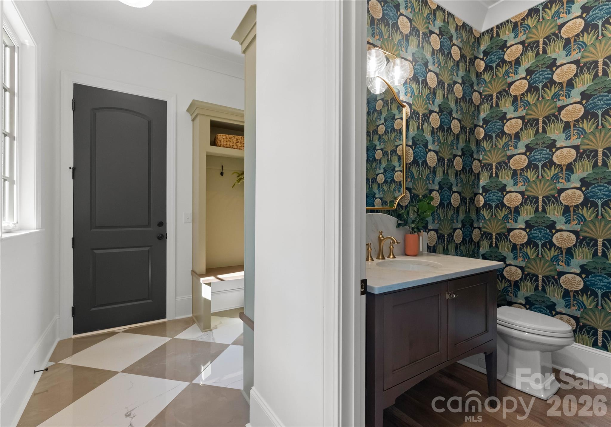 154 N Canterbury Road — Charlotte
