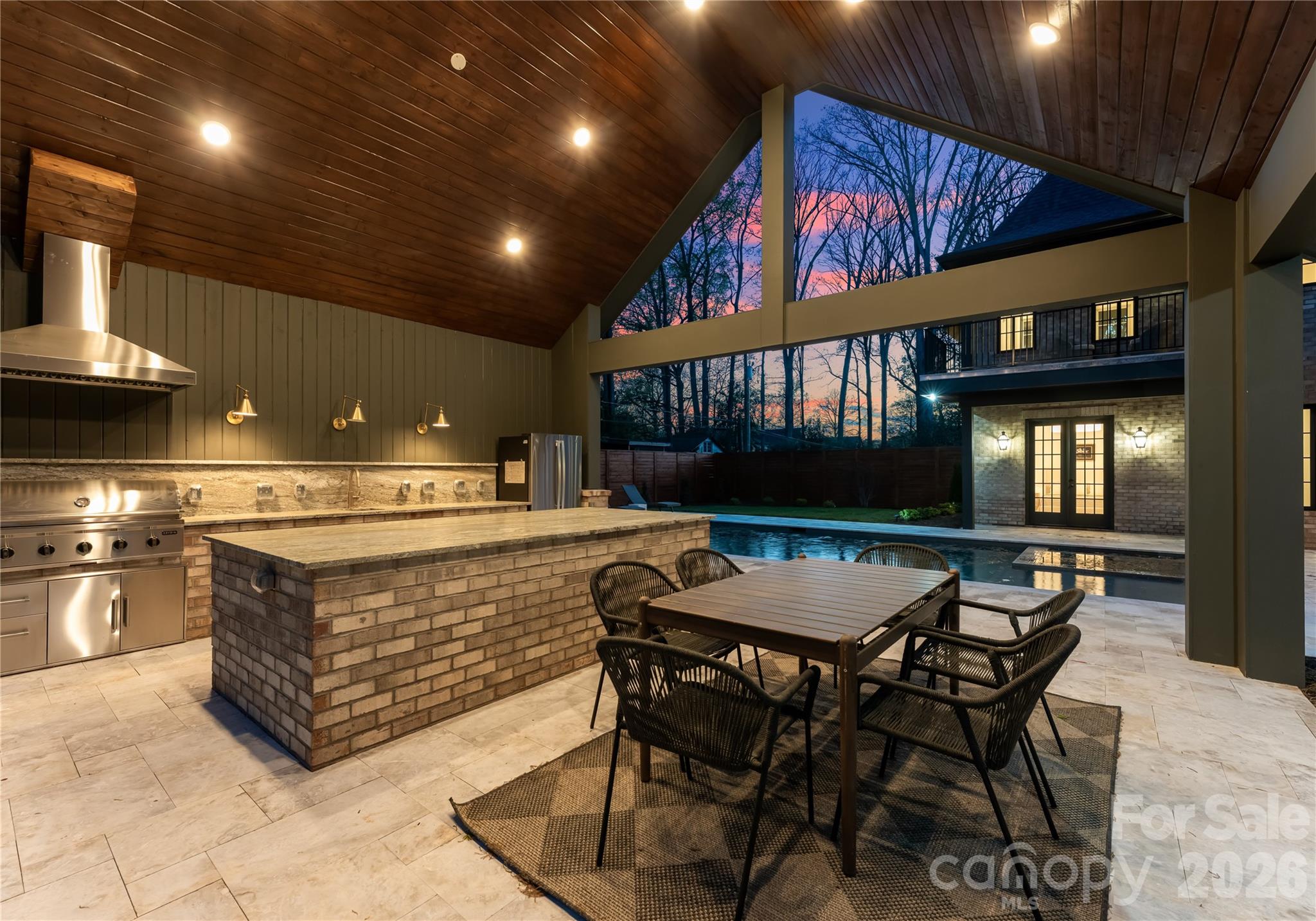 154 N Canterbury Road — Charlotte