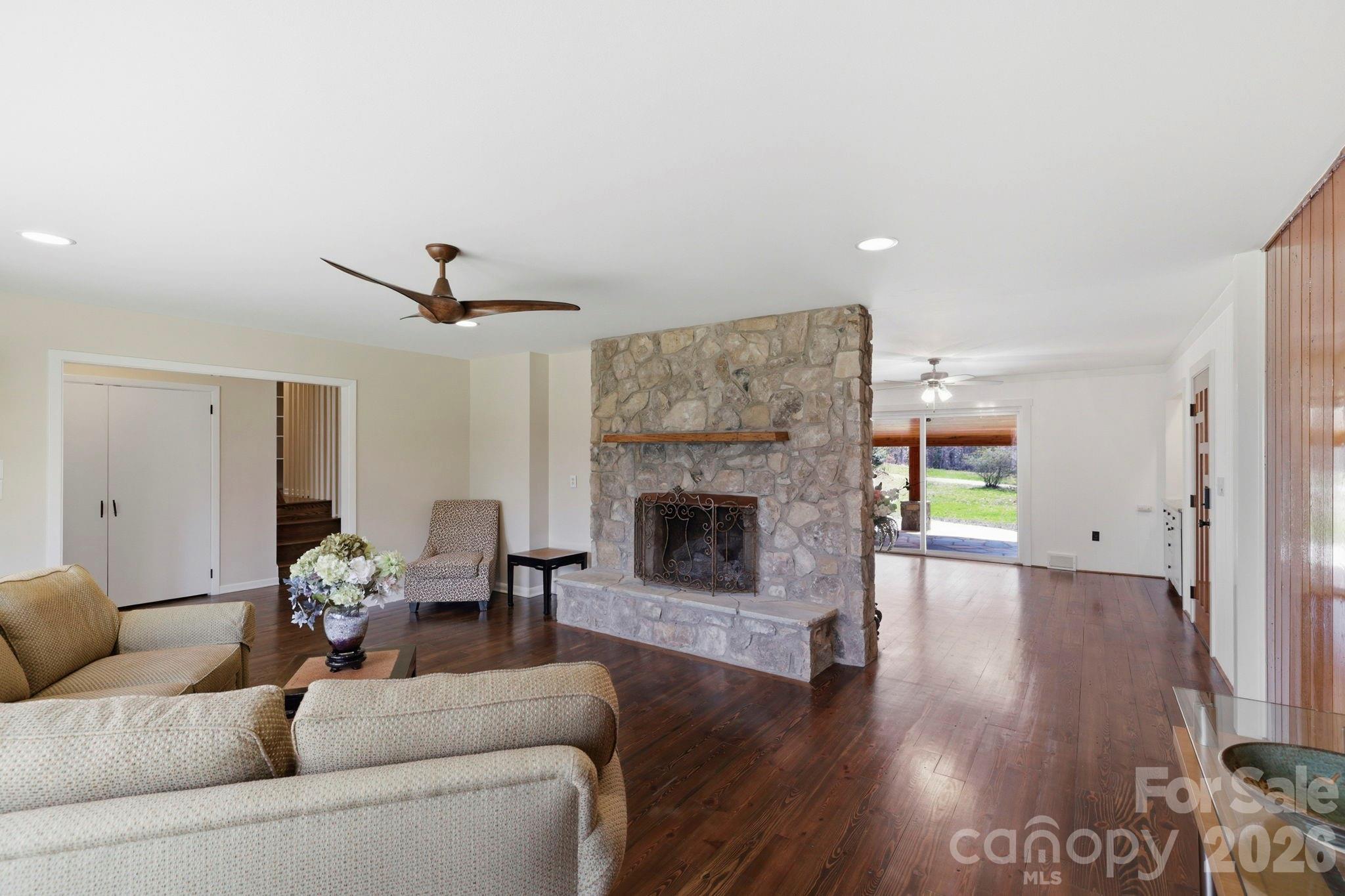 100 Ashton Lane — Brevard