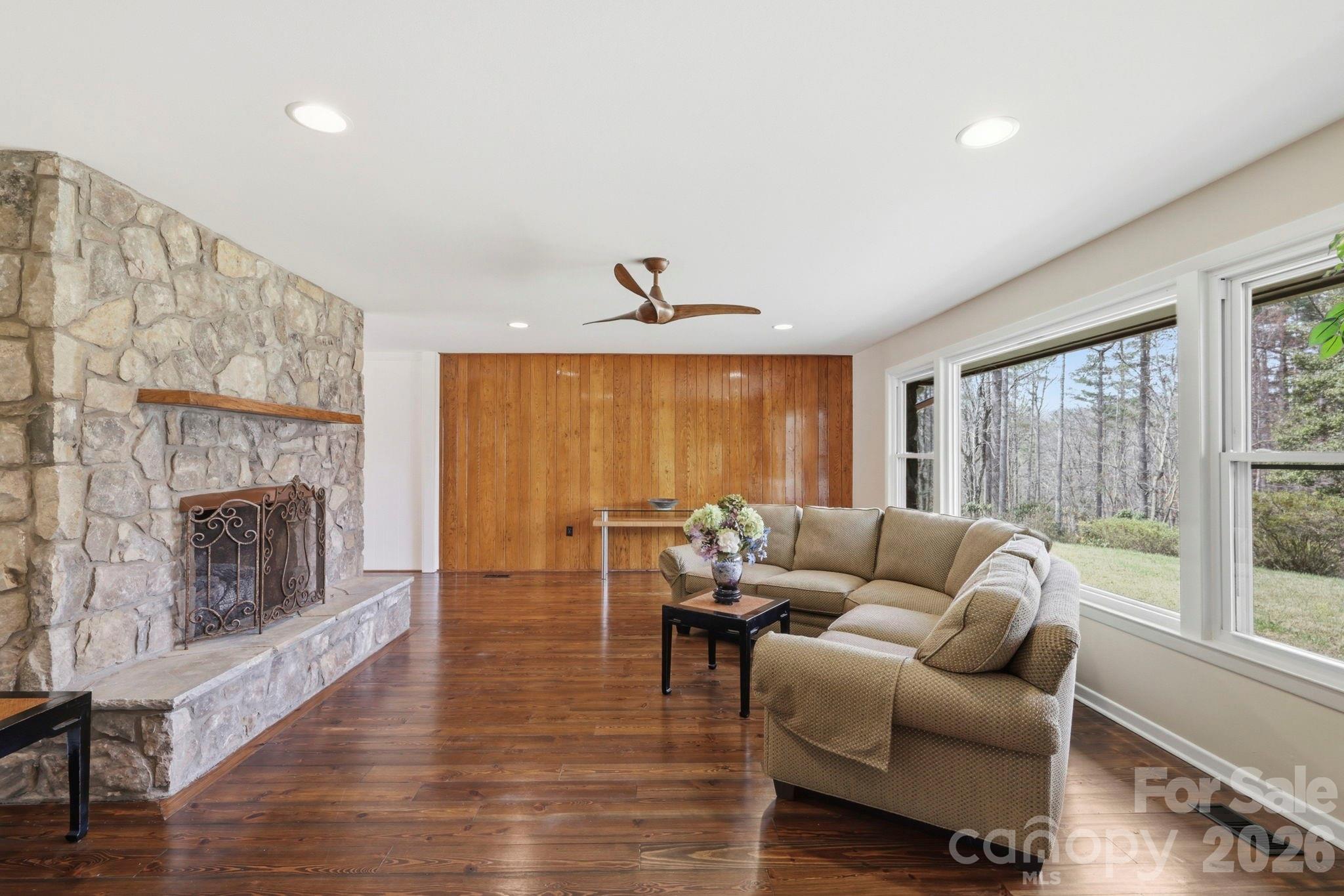 100 Ashton Lane — Brevard