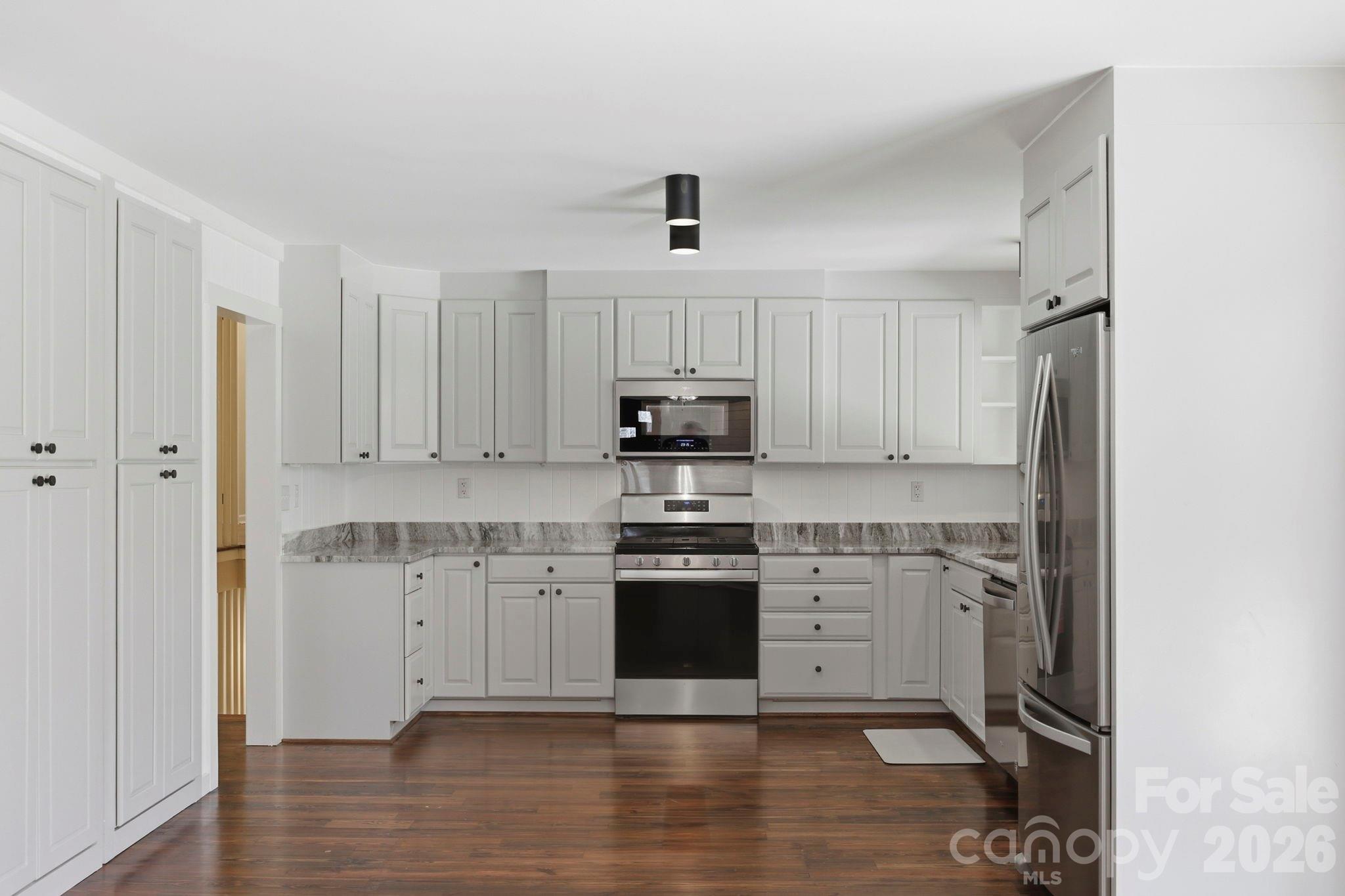 100 Ashton Lane — Brevard