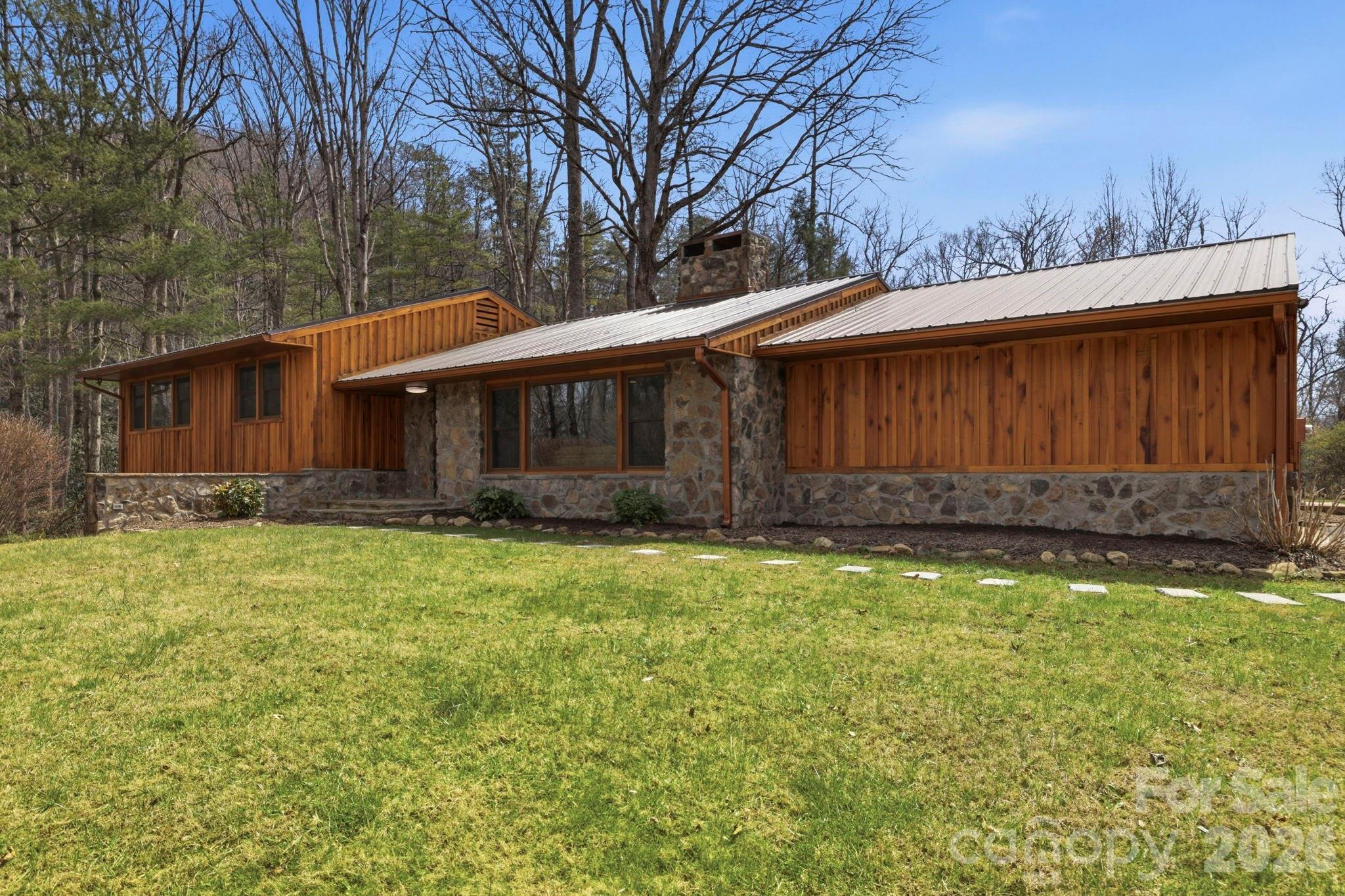 100 Ashton Lane — Brevard