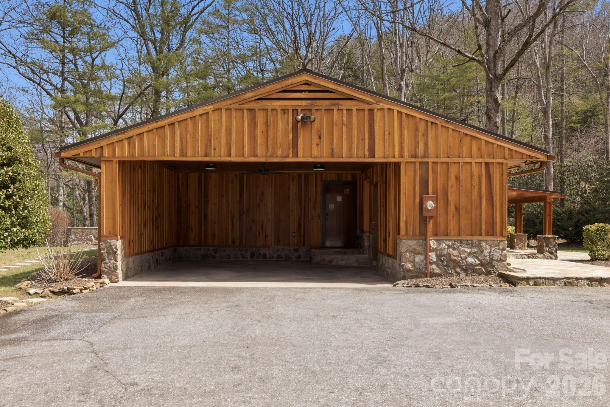 100 Ashton Lane — Brevard