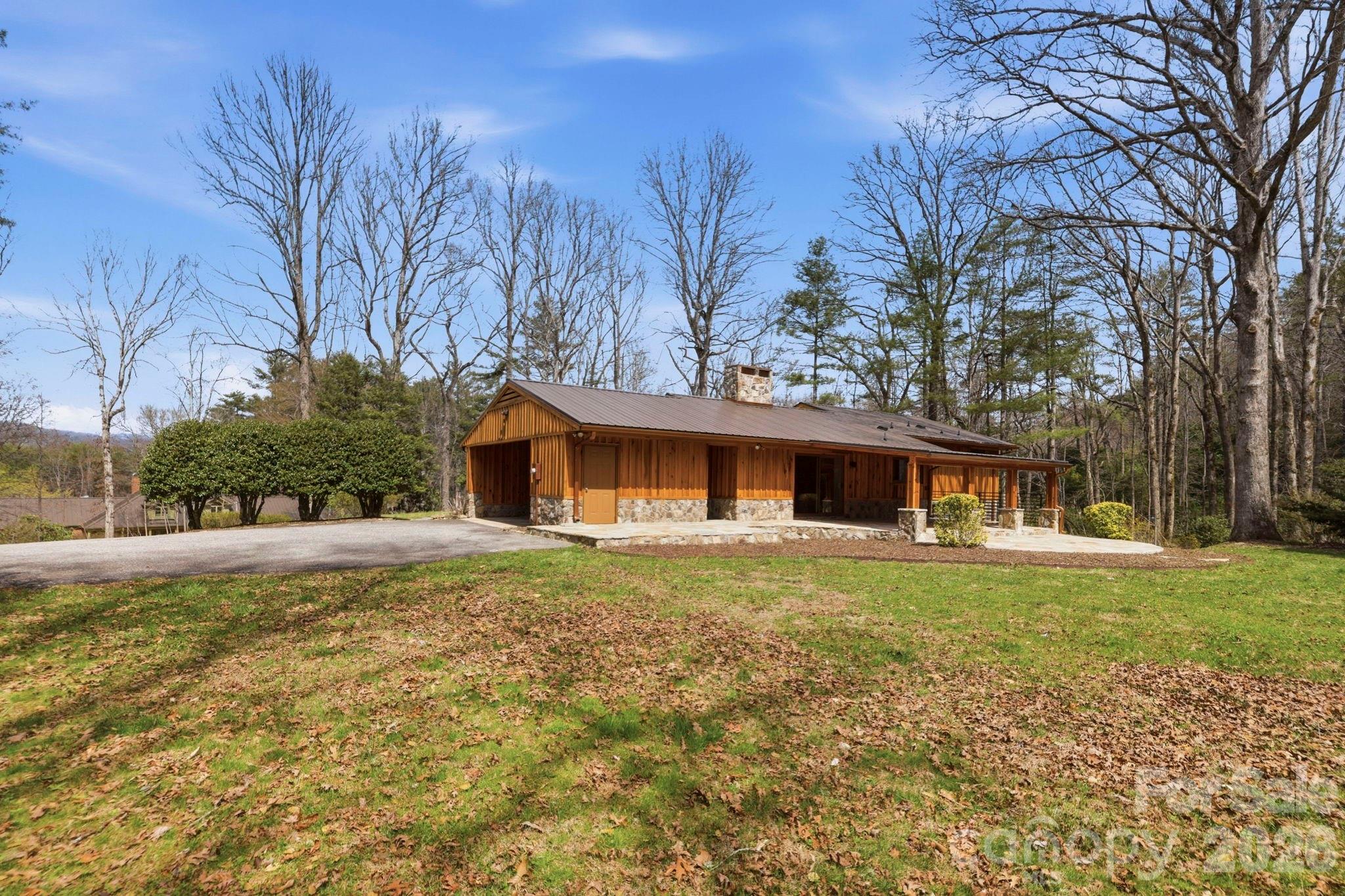 100 Ashton Lane — Brevard
