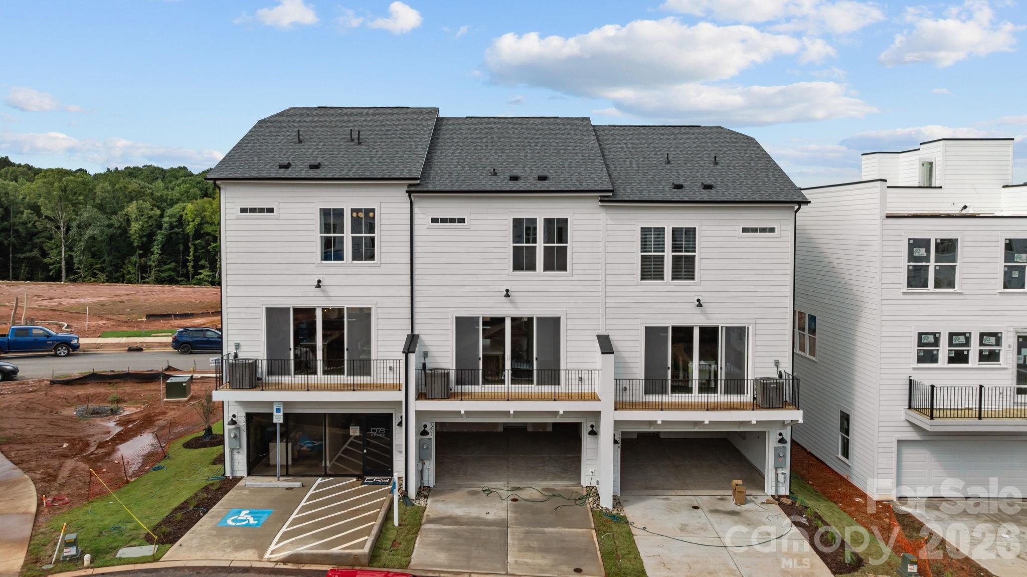 3122 Middle Street — Charlotte