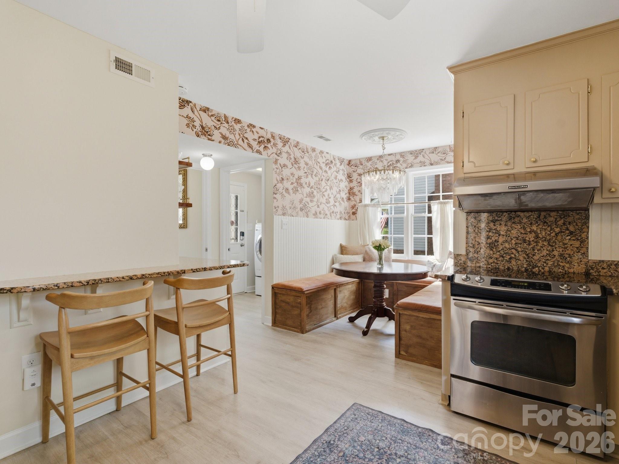 9234 Covedale Drive — Charlotte