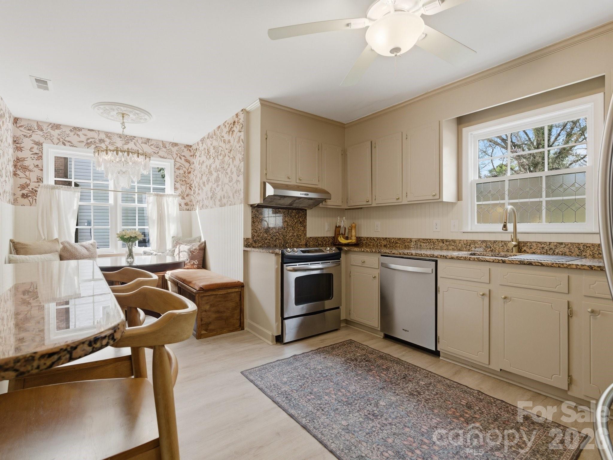 9234 Covedale Drive — Charlotte