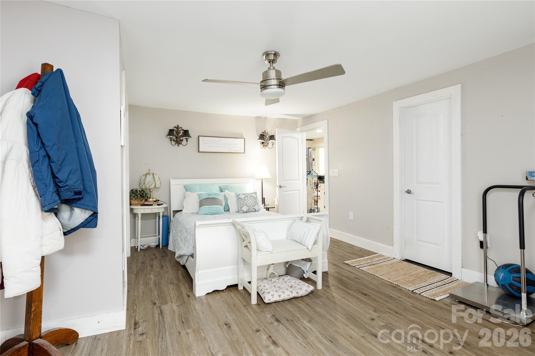 4100 S Fork Street — Hickory