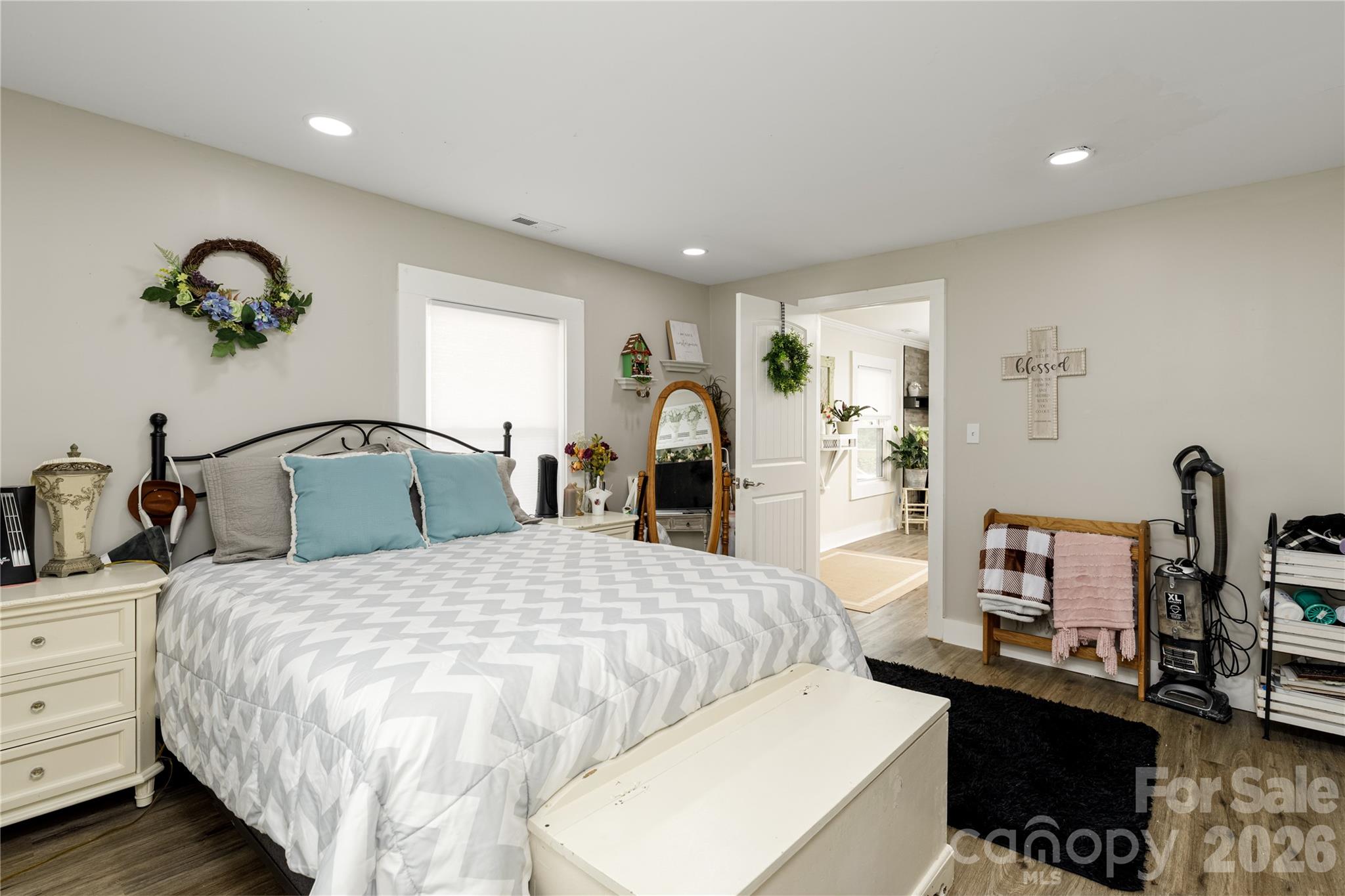 4100 S Fork Street — Hickory