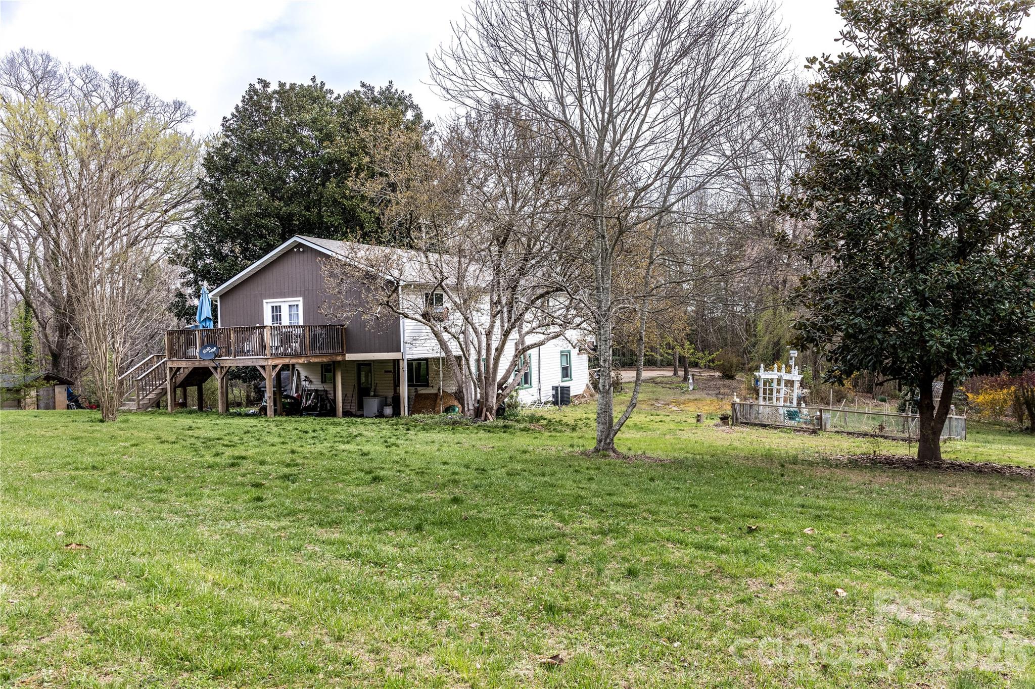 4100 S Fork Street — Hickory