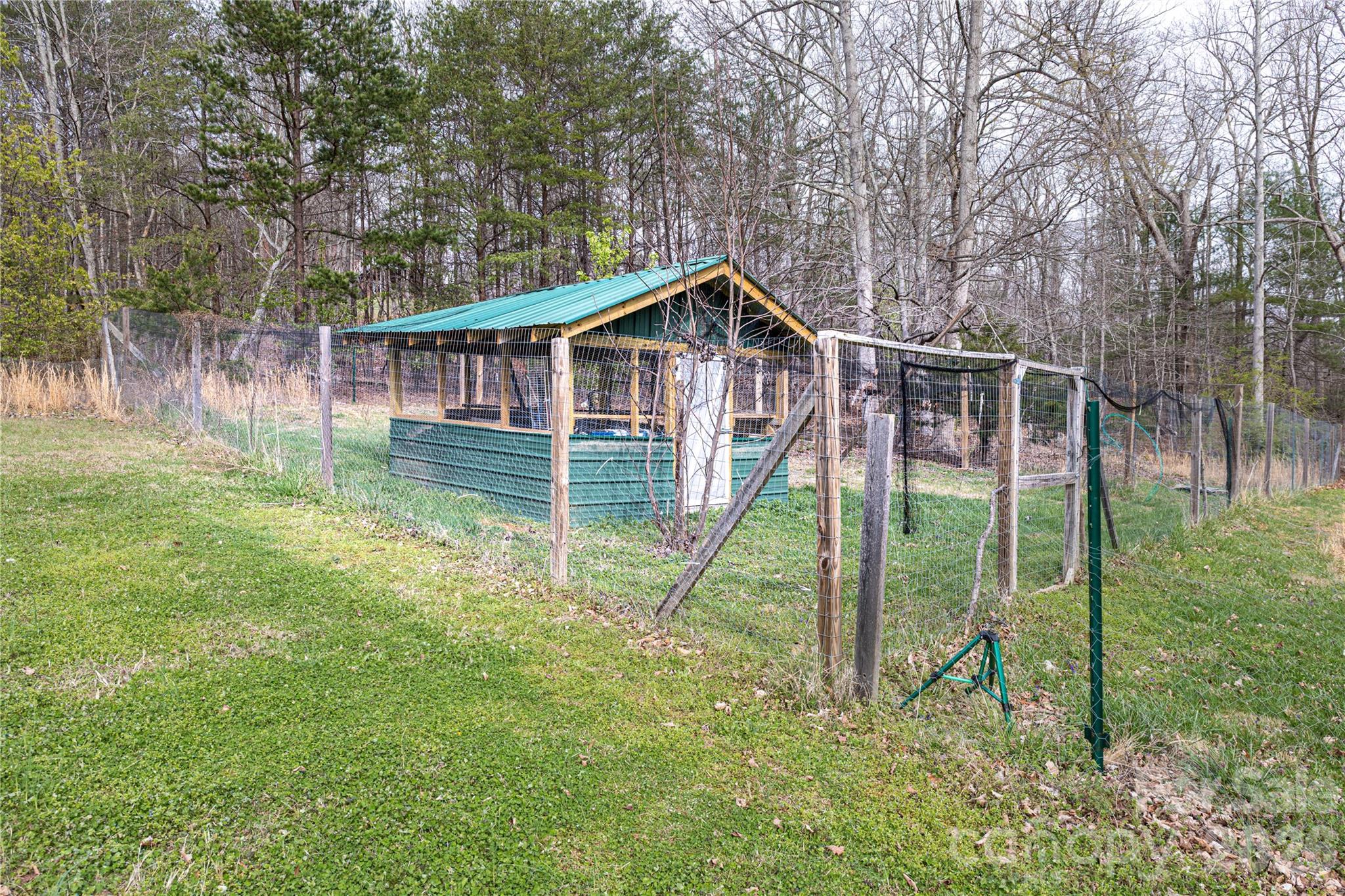 4100 S Fork Street — Hickory