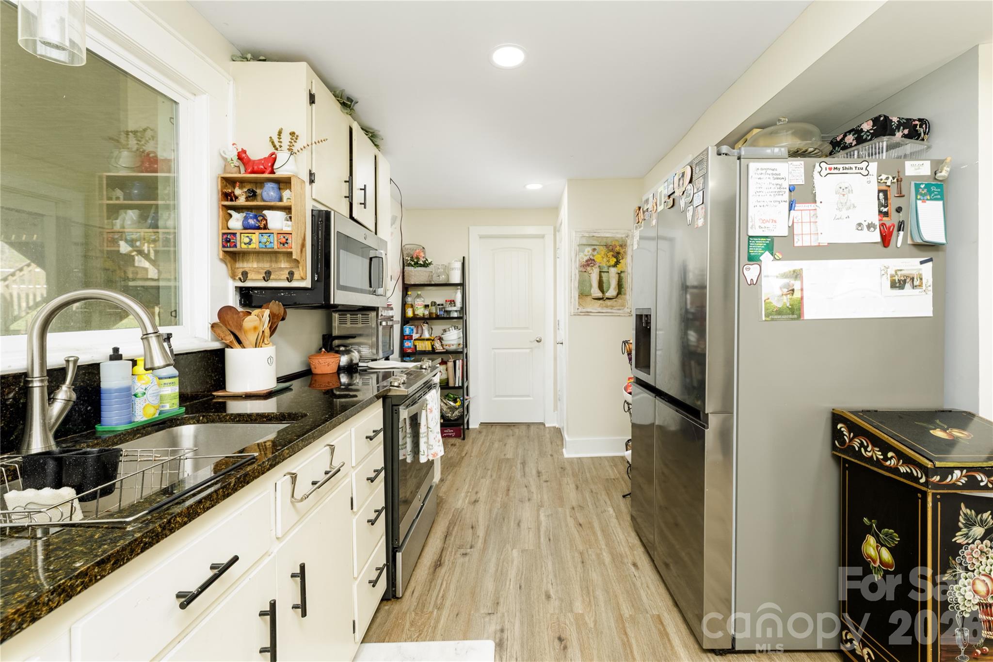 4100 S Fork Street — Hickory