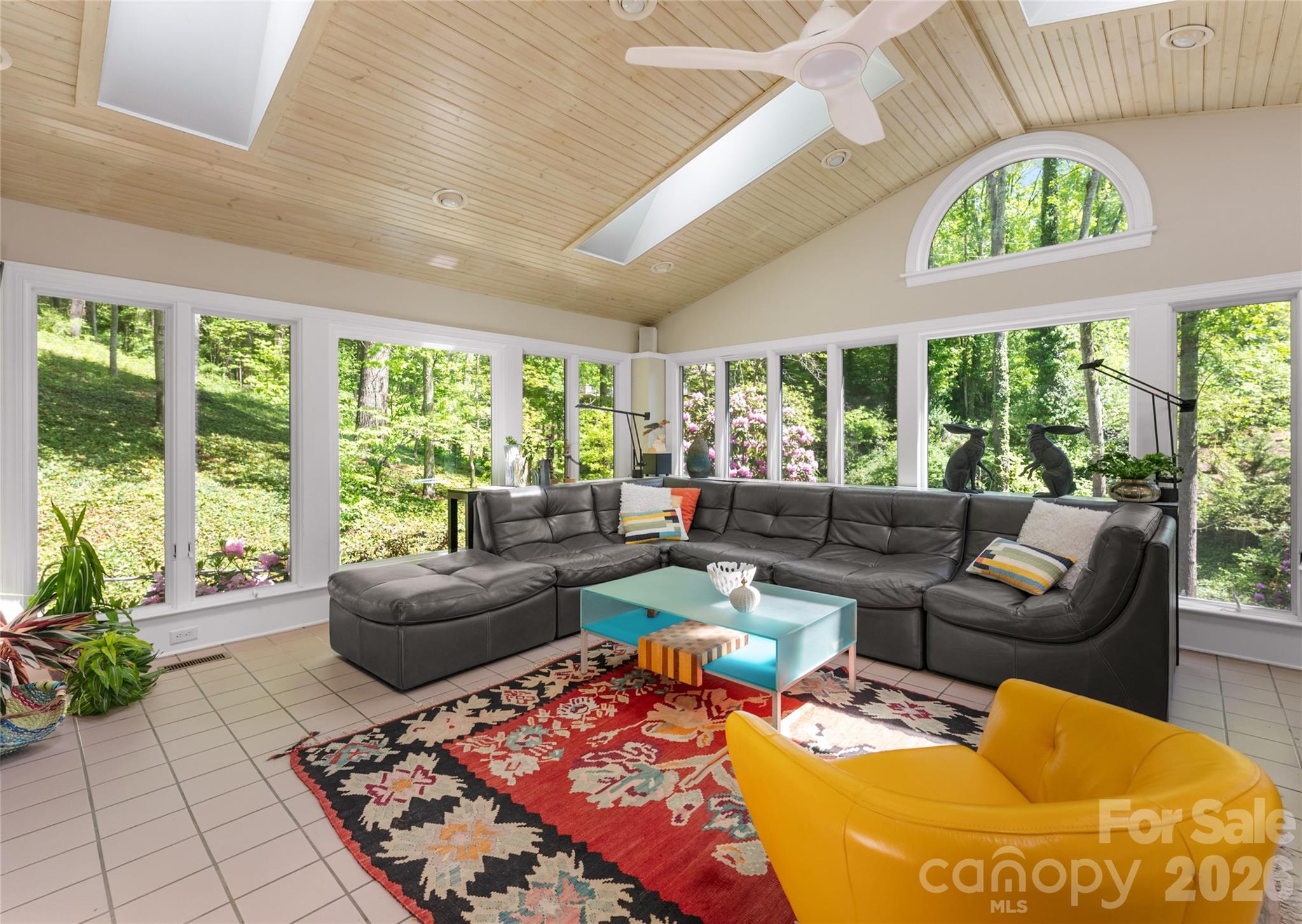 200 Robinhood Road — Asheville