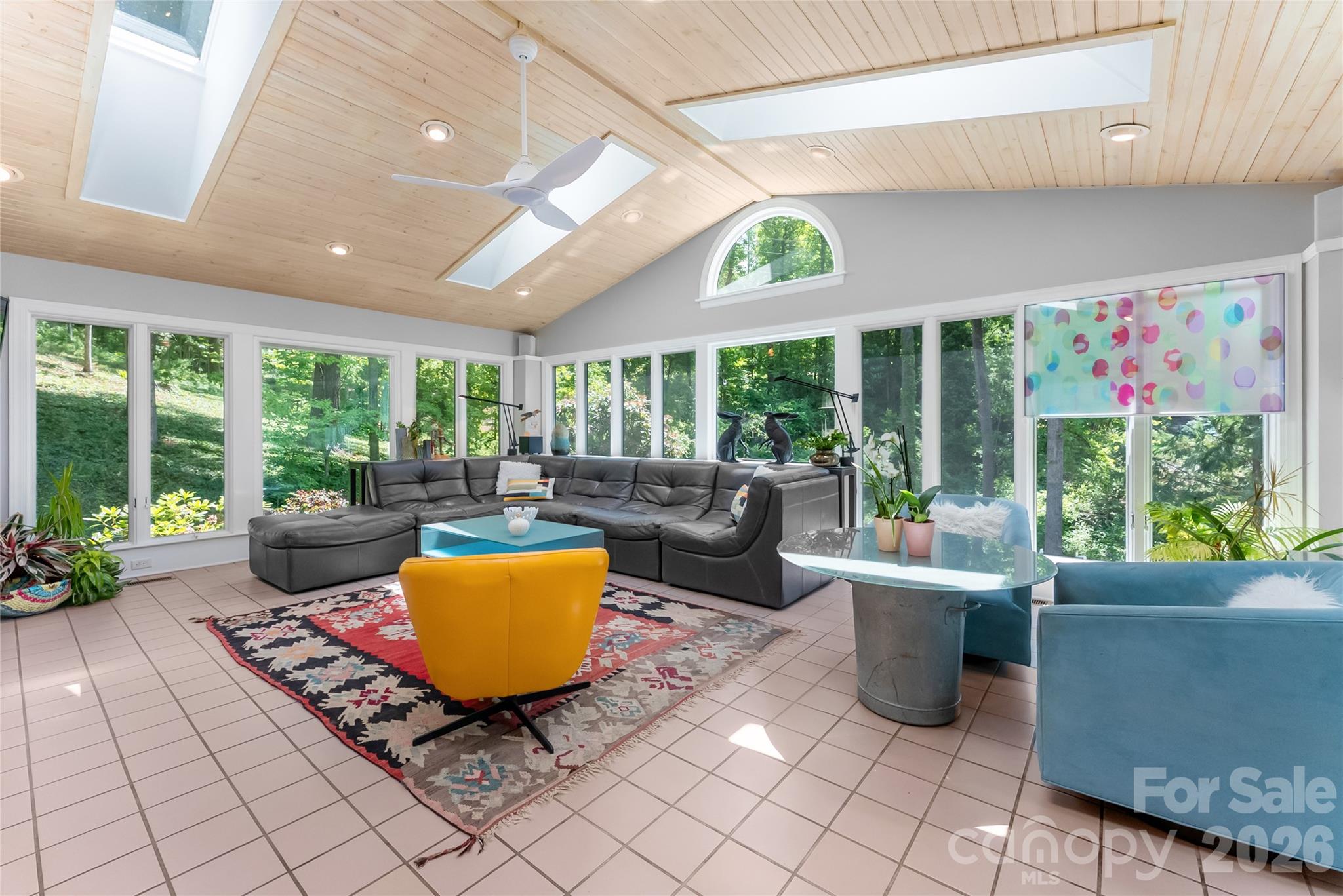 200 Robinhood Road — Asheville