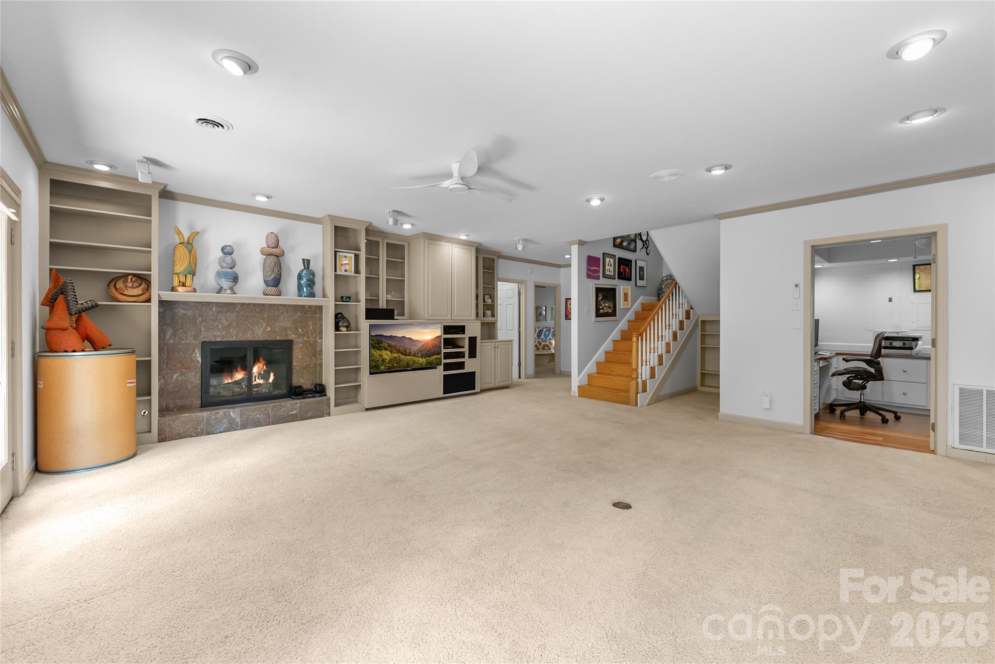 200 Robinhood Road — Asheville
