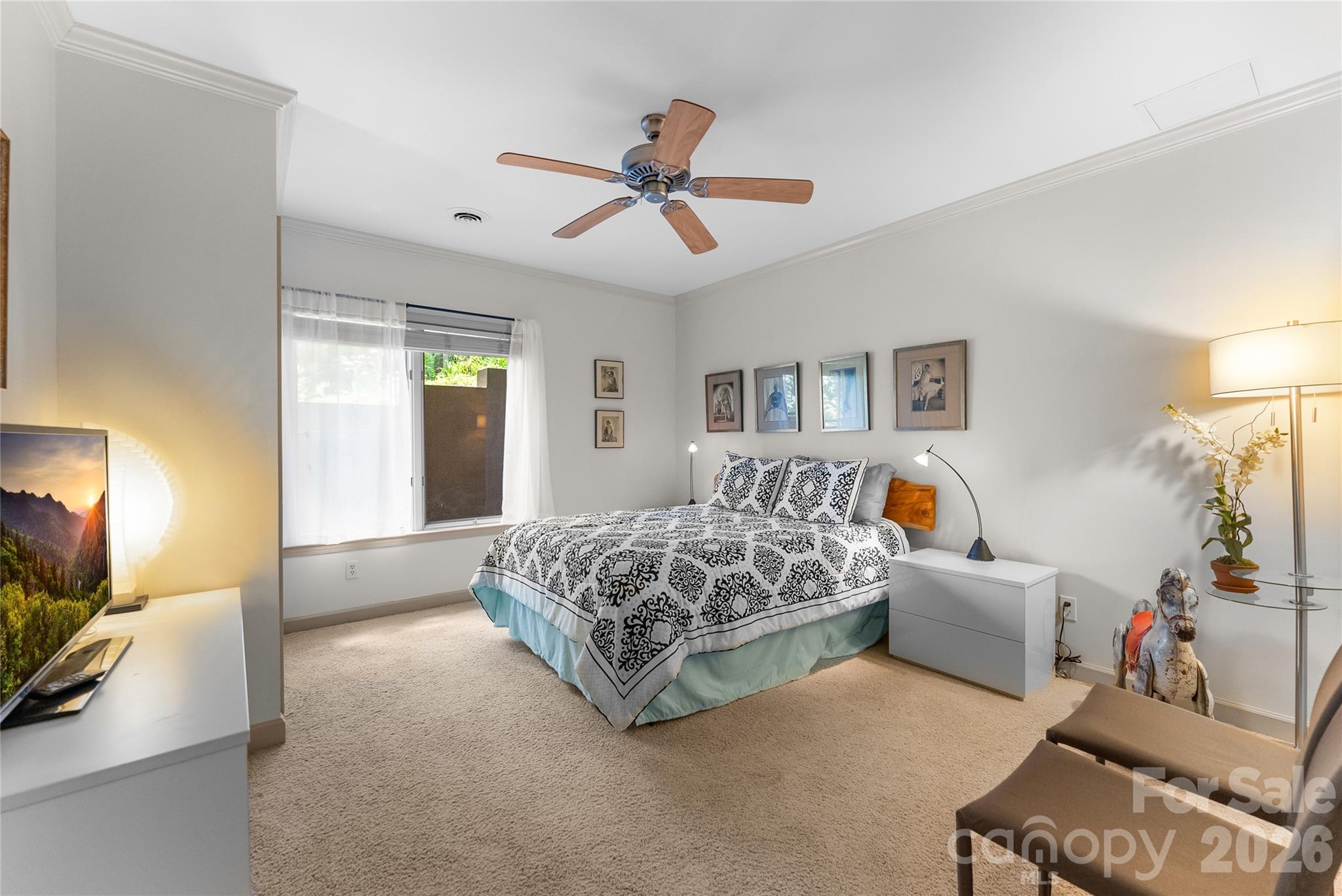 200 Robinhood Road — Asheville