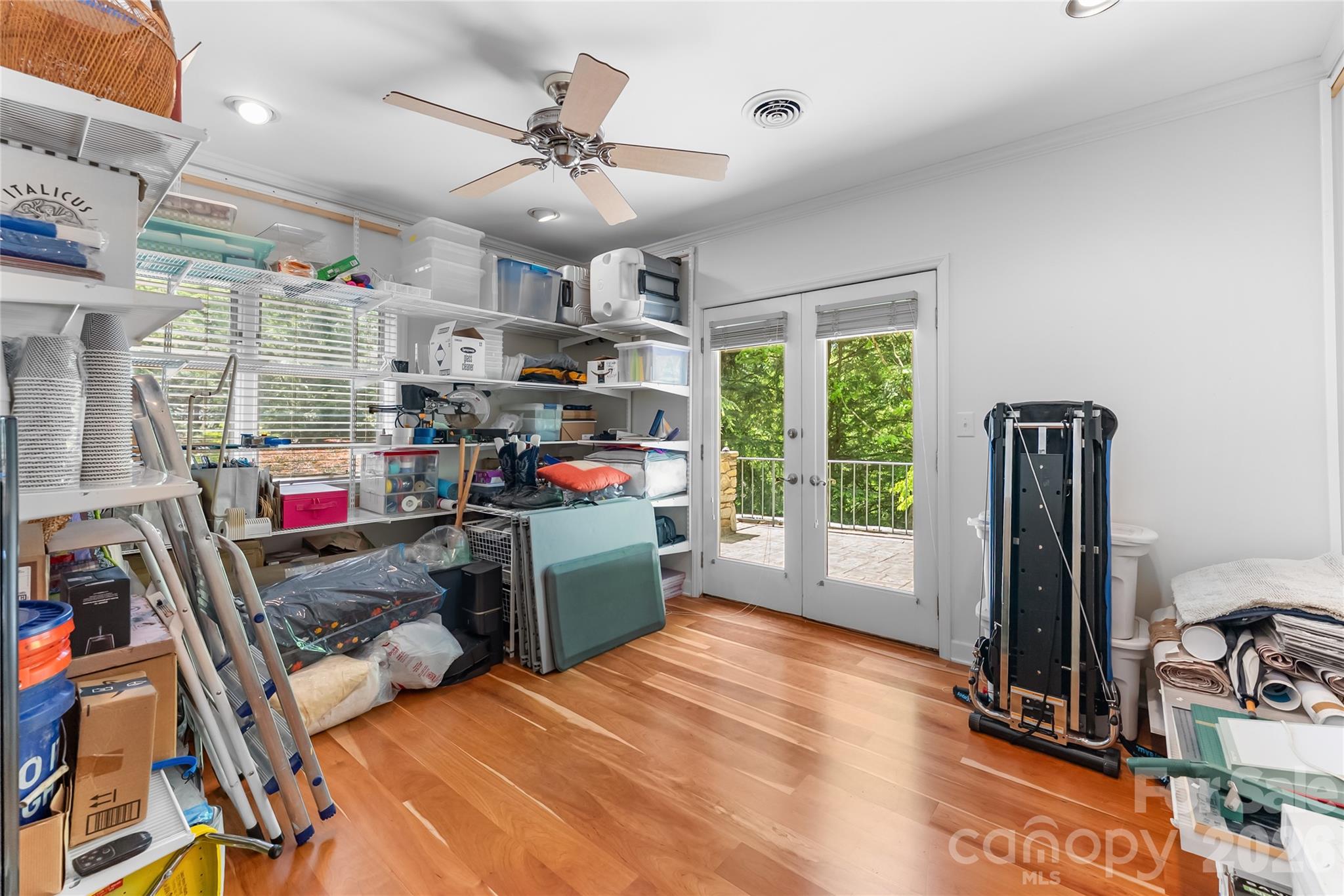 200 Robinhood Road — Asheville