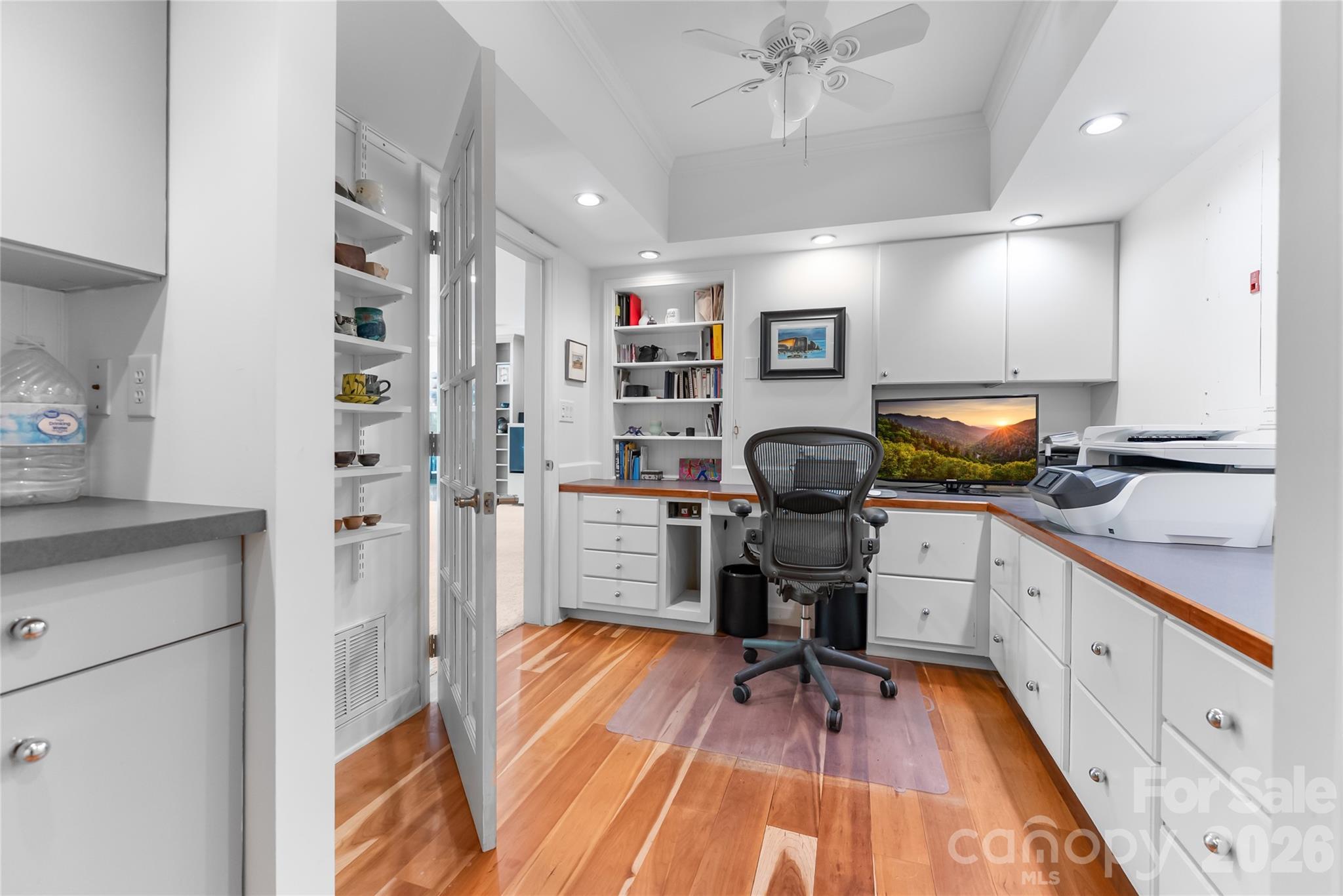 200 Robinhood Road — Asheville