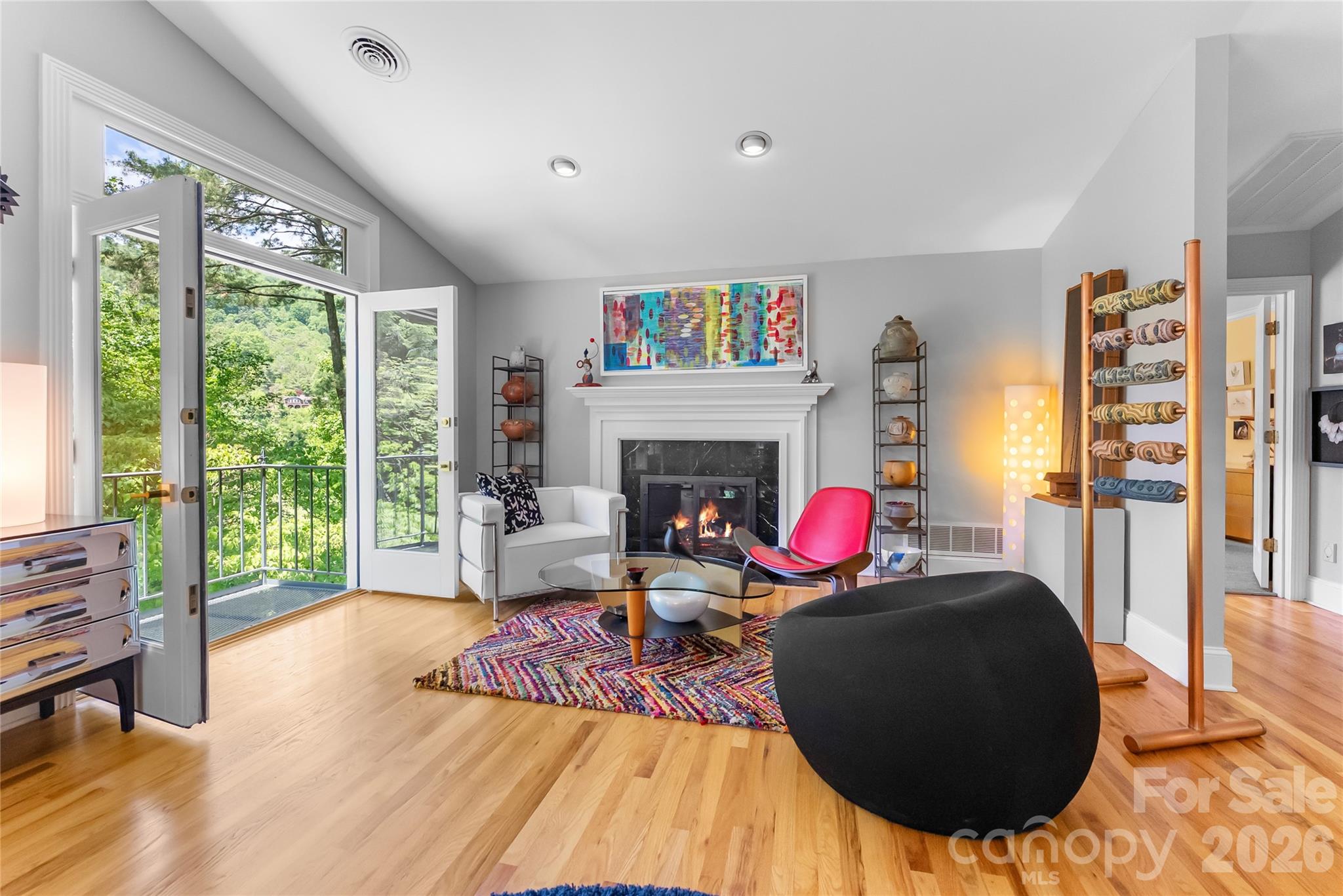 200 Robinhood Road — Asheville