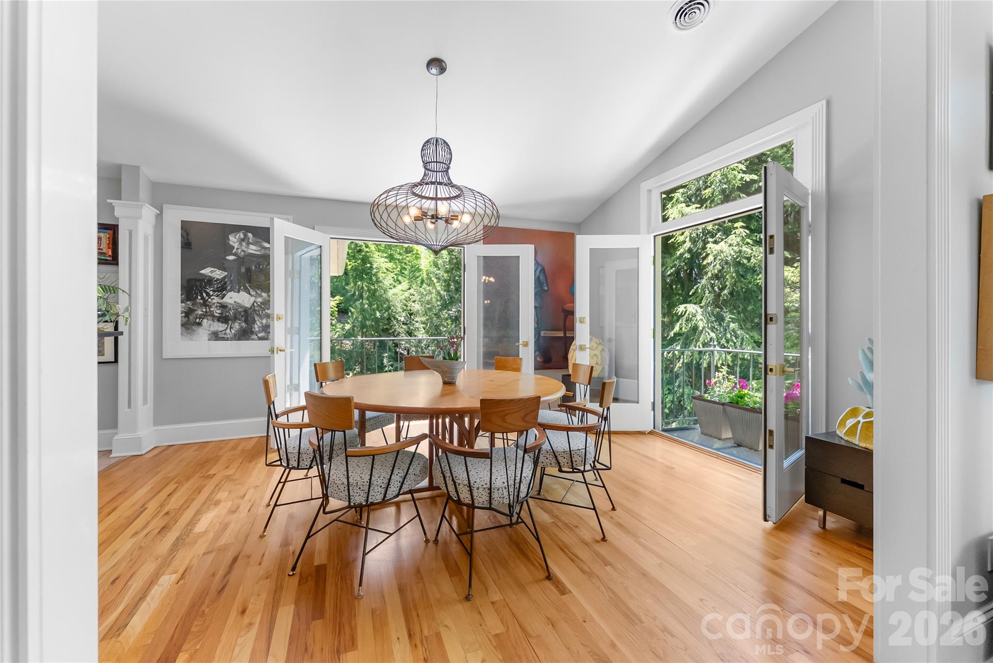 200 Robinhood Road — Asheville