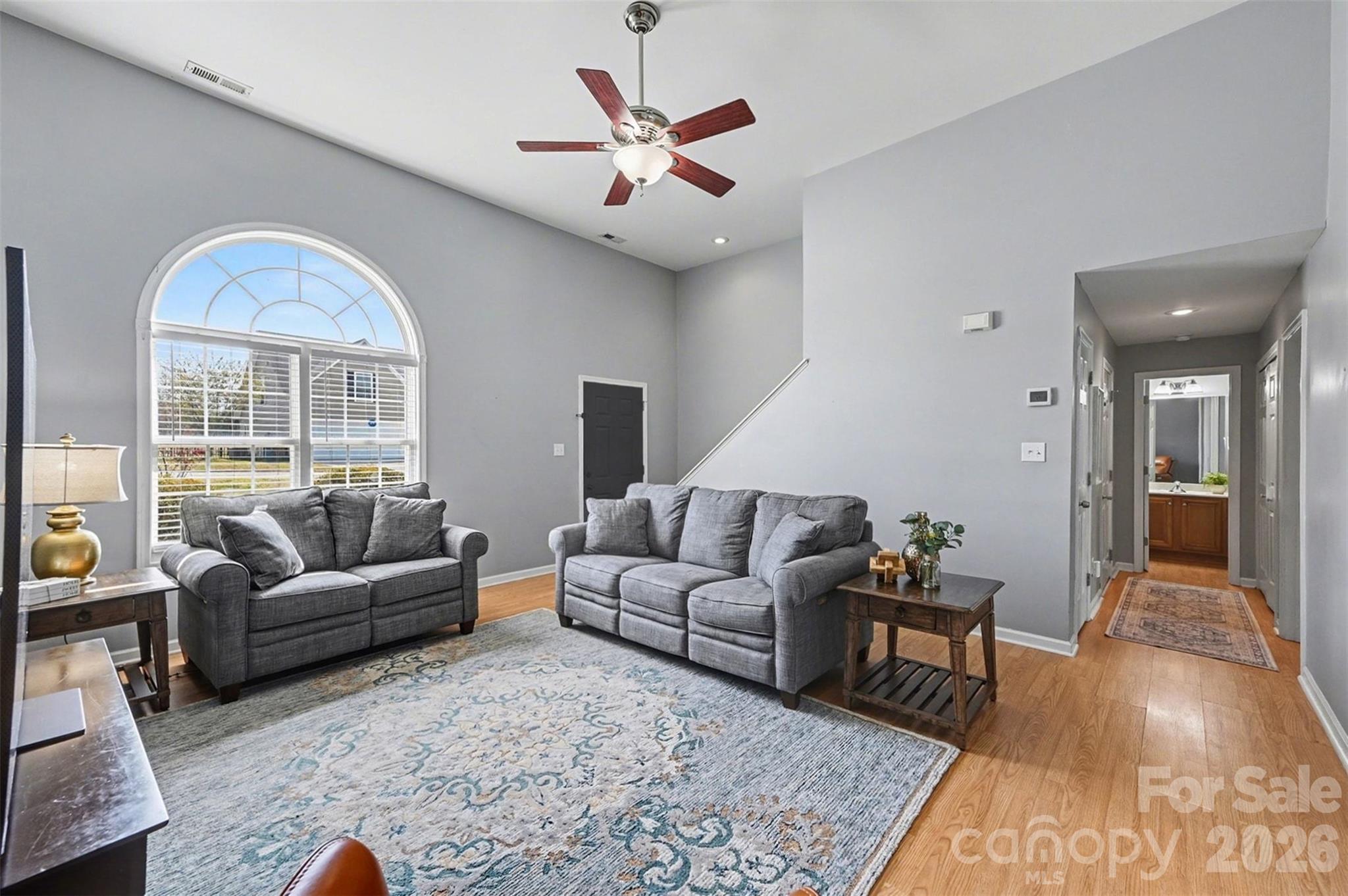 255 19th Avenue SE — Hickory