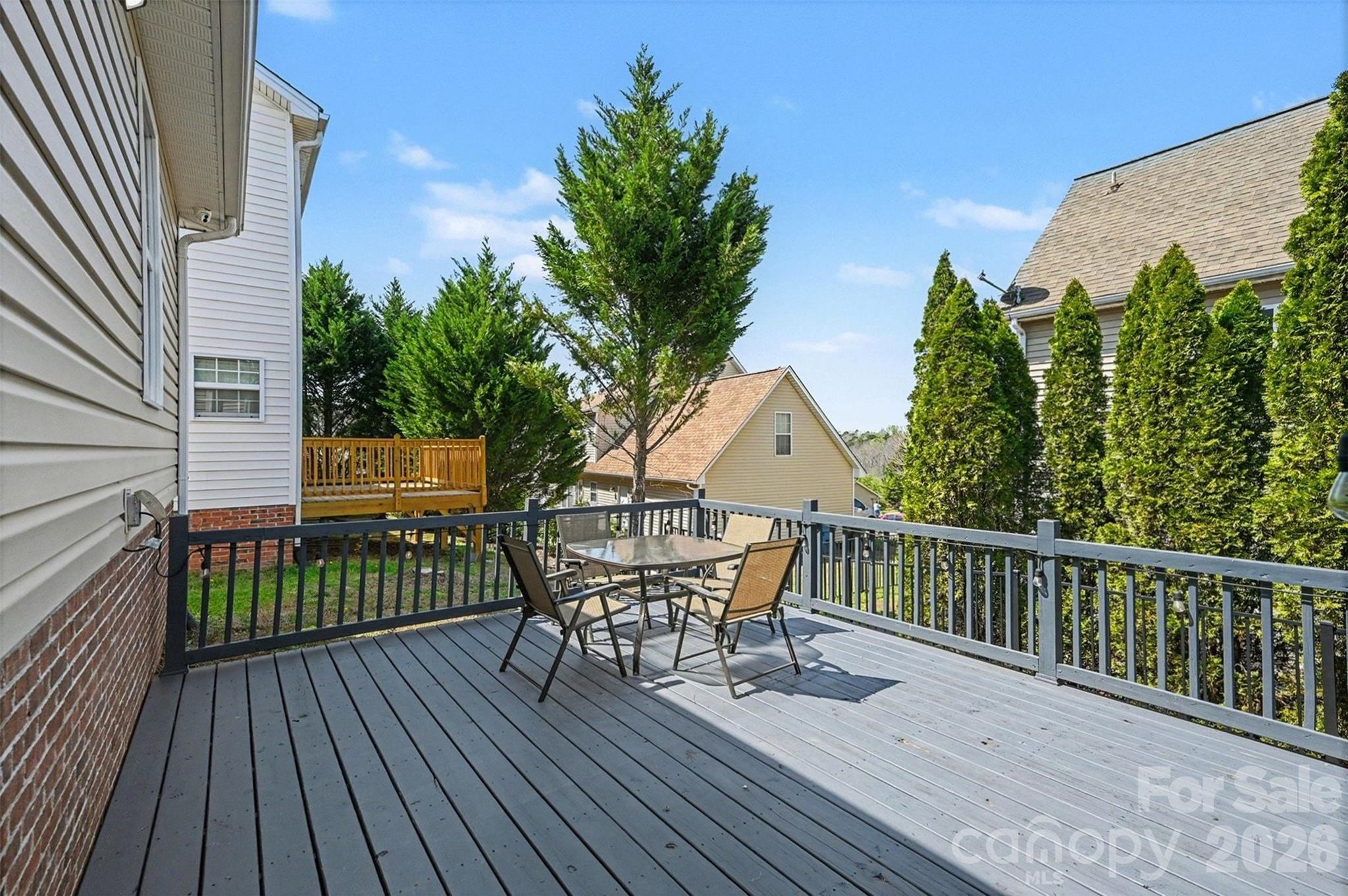 255 19th Avenue SE — Hickory