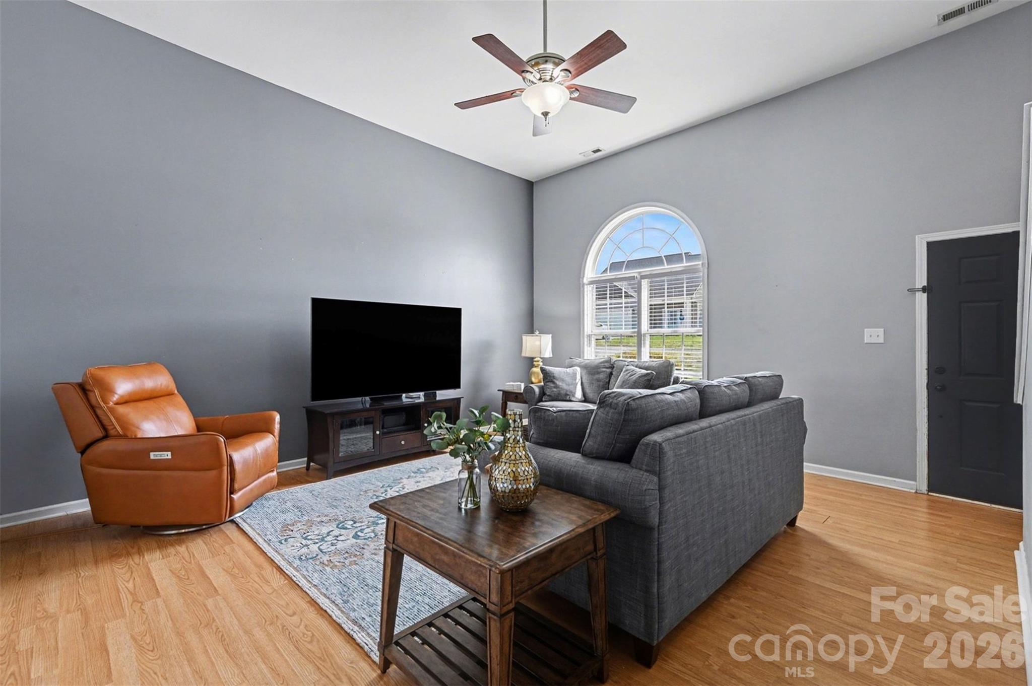 255 19th Avenue SE — Hickory
