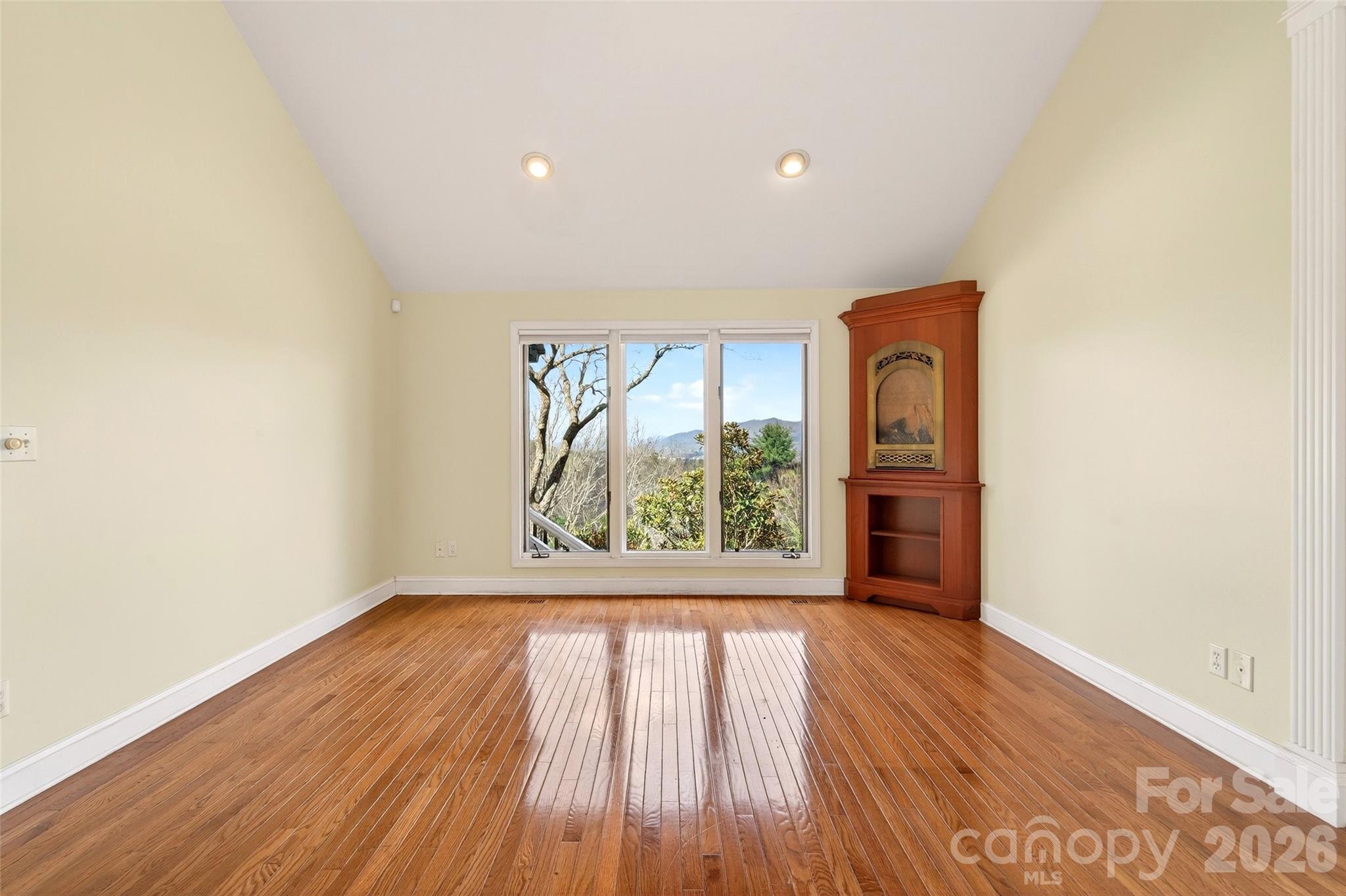 3 Tree Top Place — Black Mountain