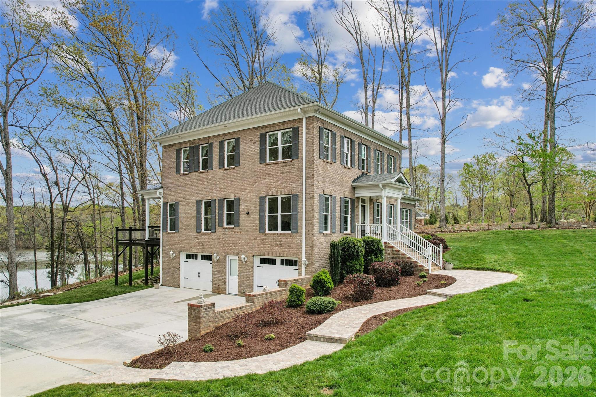 902 Bridgewater Drive — Monroe